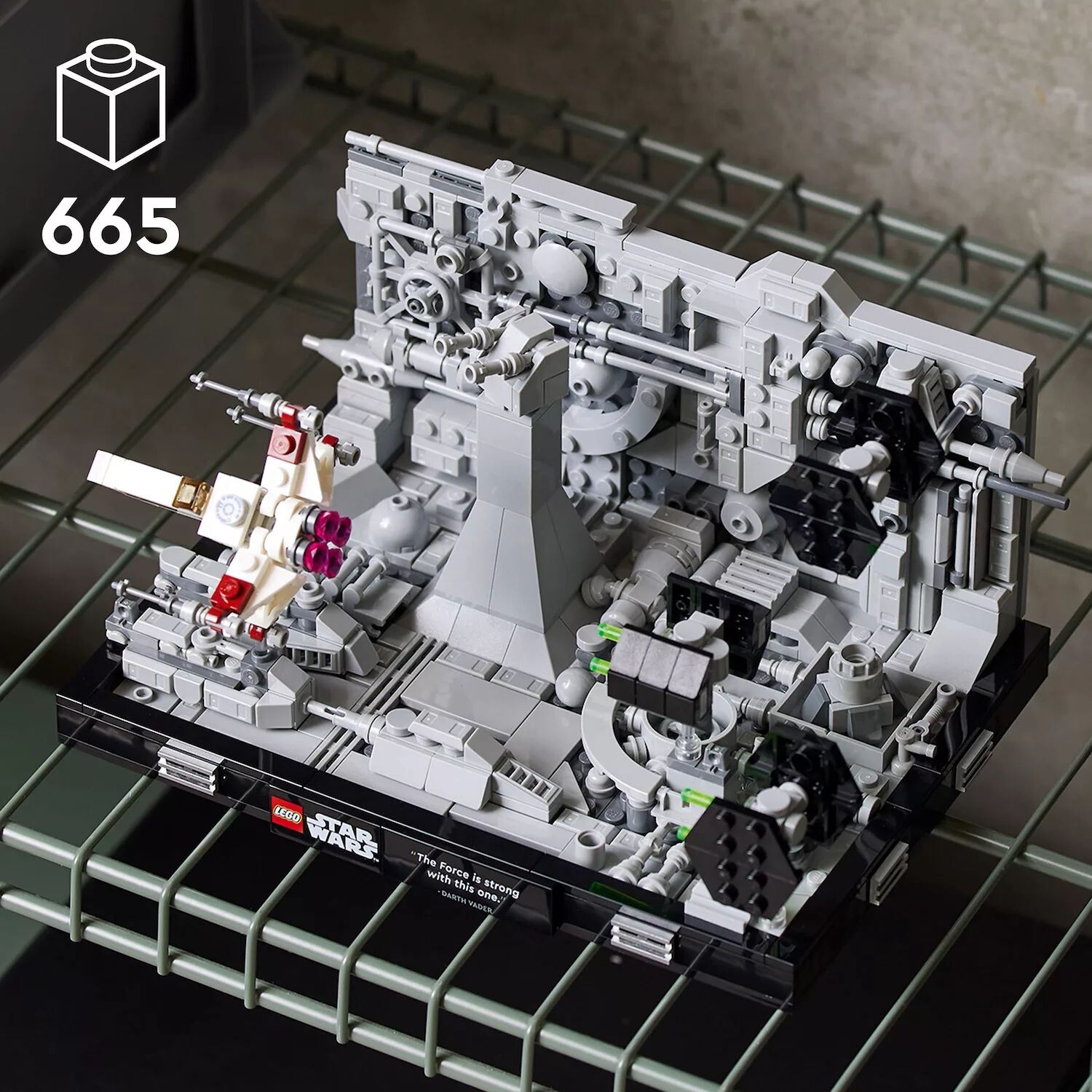 

LEGO Star Wars Death Star Trench Run Diorama 75329 Строительный комплект (665 деталей) LEGO