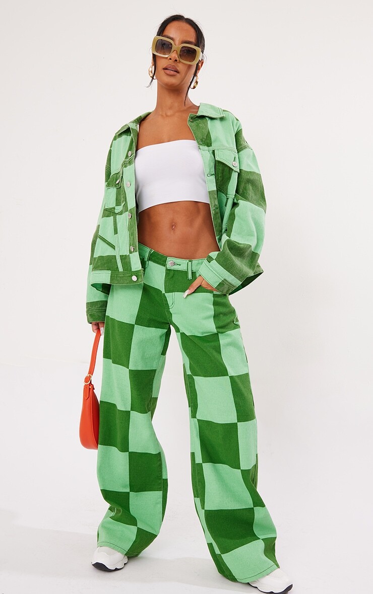 

PrettyLittleThing Зеленые мешковатые джинсы-бойфренды с принтом в клетку