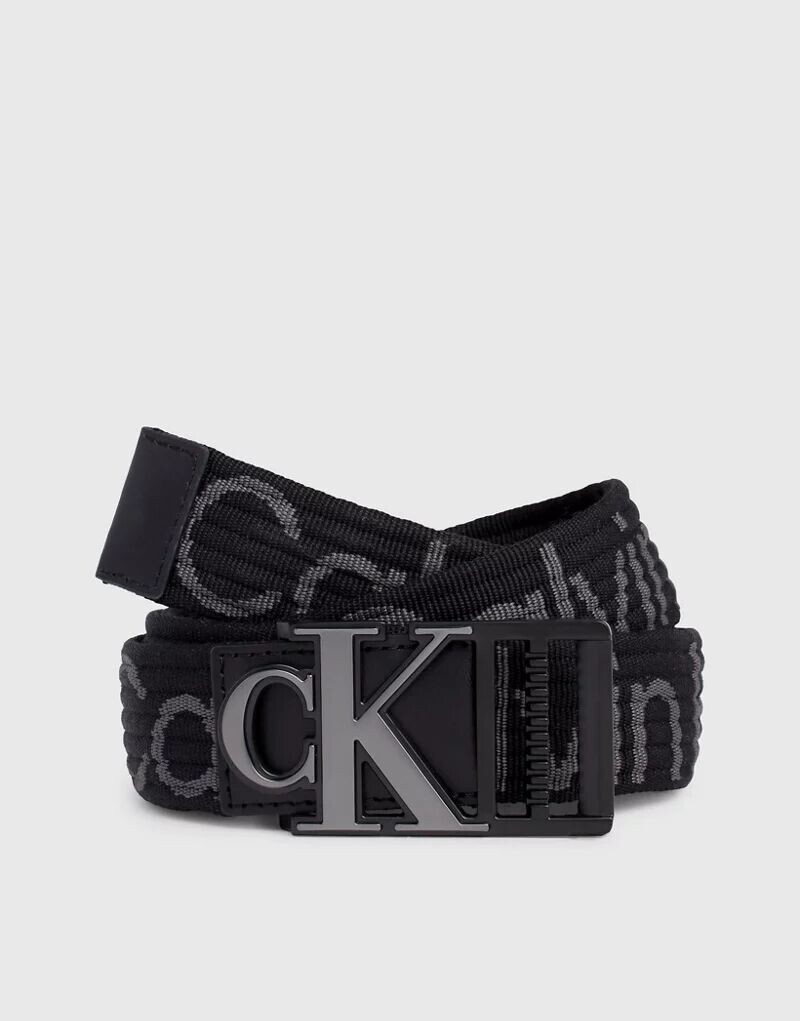 

Черный/серый ремень в тонкую полоску с логотипом Calvin Klein