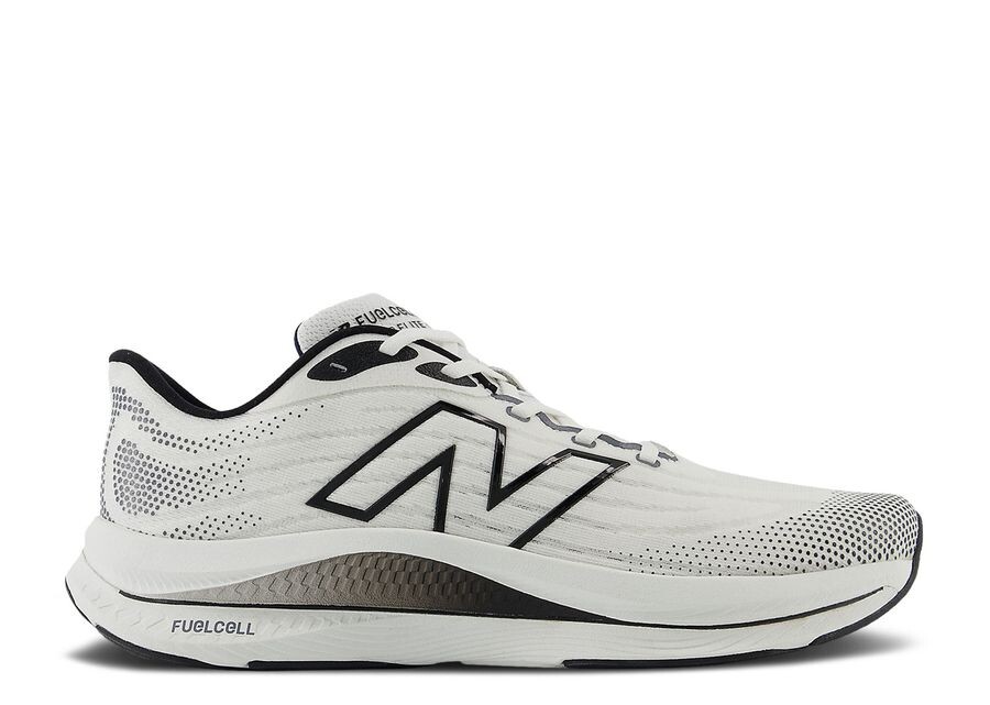 

Кроссовки New Balance FuelCell Walker Elite, белый/черный