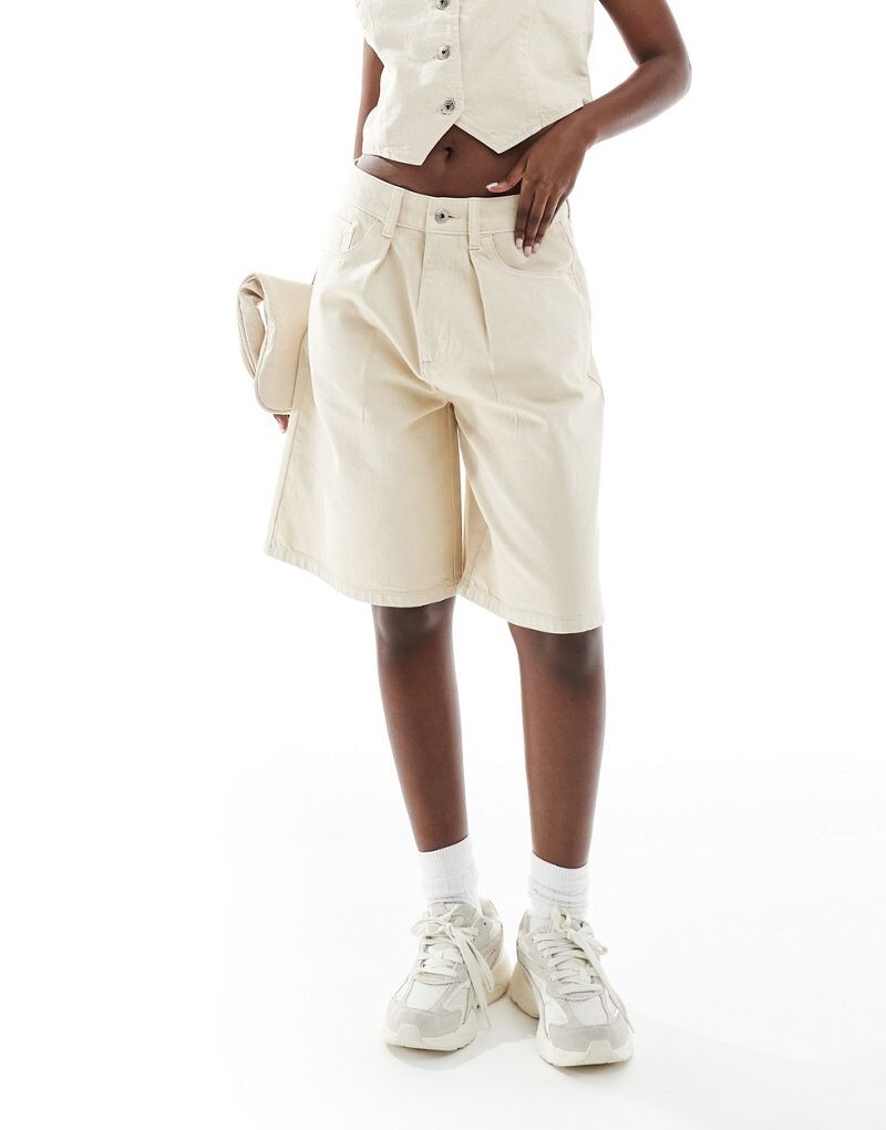 

Бежевые джинсовые шорты ASOS Weekend Collective