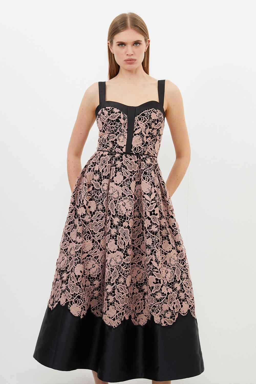 цена Миниатюрное кружевное тканое платье миди для выпускного вечера Karen Millen, черный