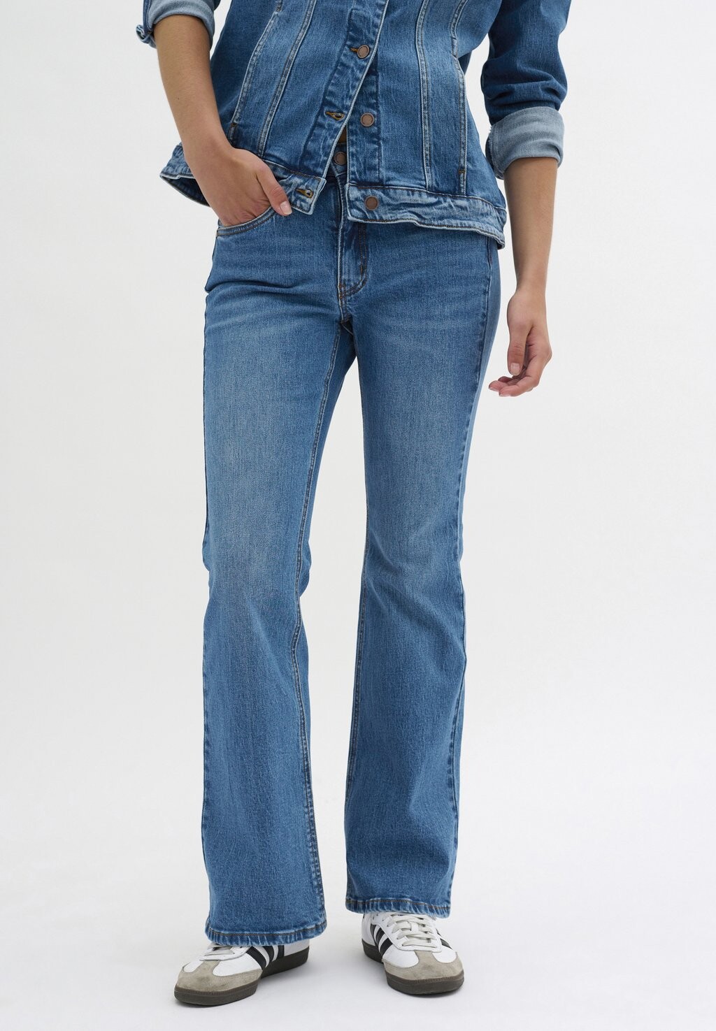 

Джинсы Bootcut DANGOMW 144 HIGH My Essential Wardrobe, синий деним