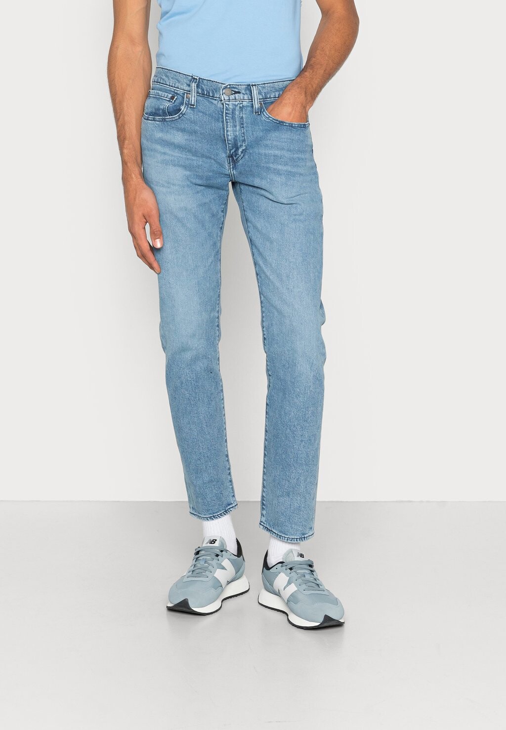 

Джинсы прямого кроя Levi's