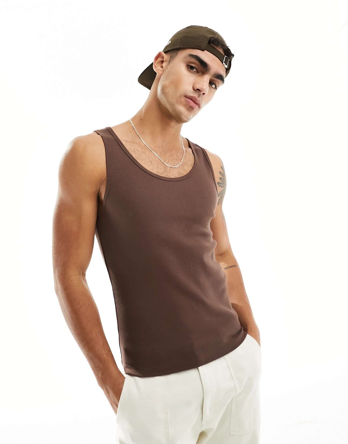 

Темно-коричневый жилет в рубчик ASOS