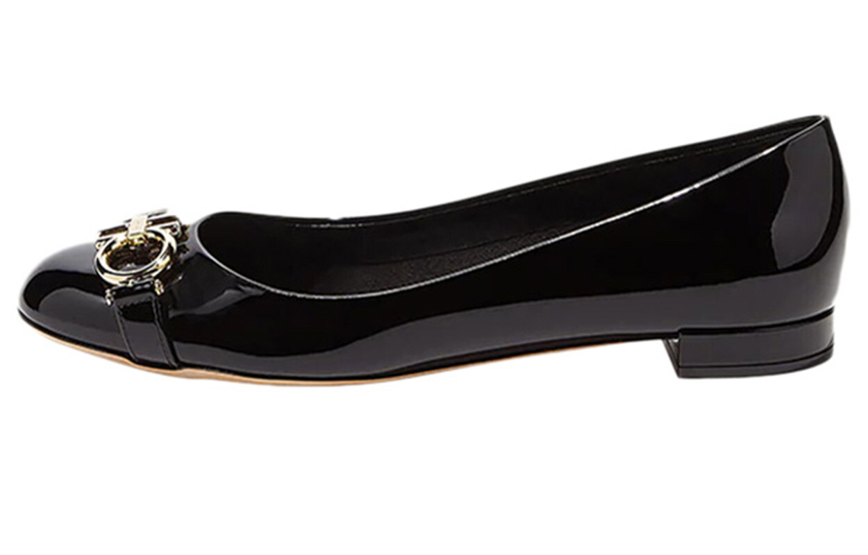 

Туфли на высоком каблуке женские черные Ferragamo