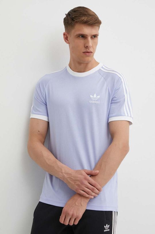 

Хлопковая футболка adidas Originals, фиолетовый