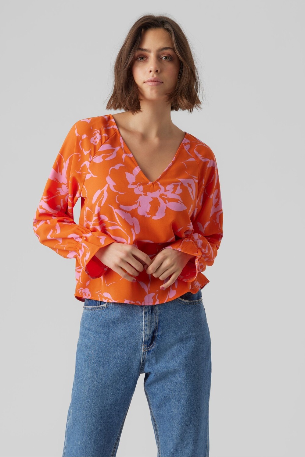 

Блузка из мягкой ткани с цветочным принтом и V-образным вырезом VERO MODA, красный