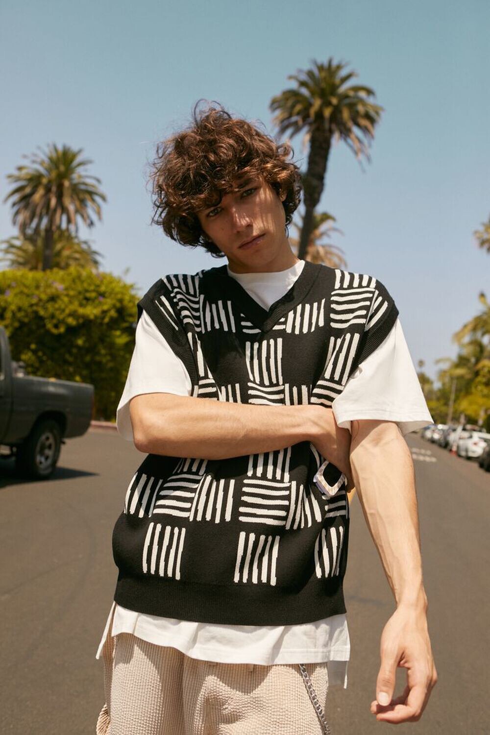 

Клетчатый свитер-жилет Forever 21, черный