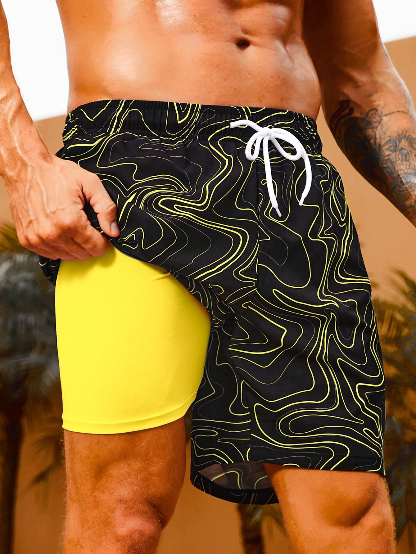 Мужские пляжные шорты с кулиской на талии Manfinity и принтом, многоцветный цена и фото