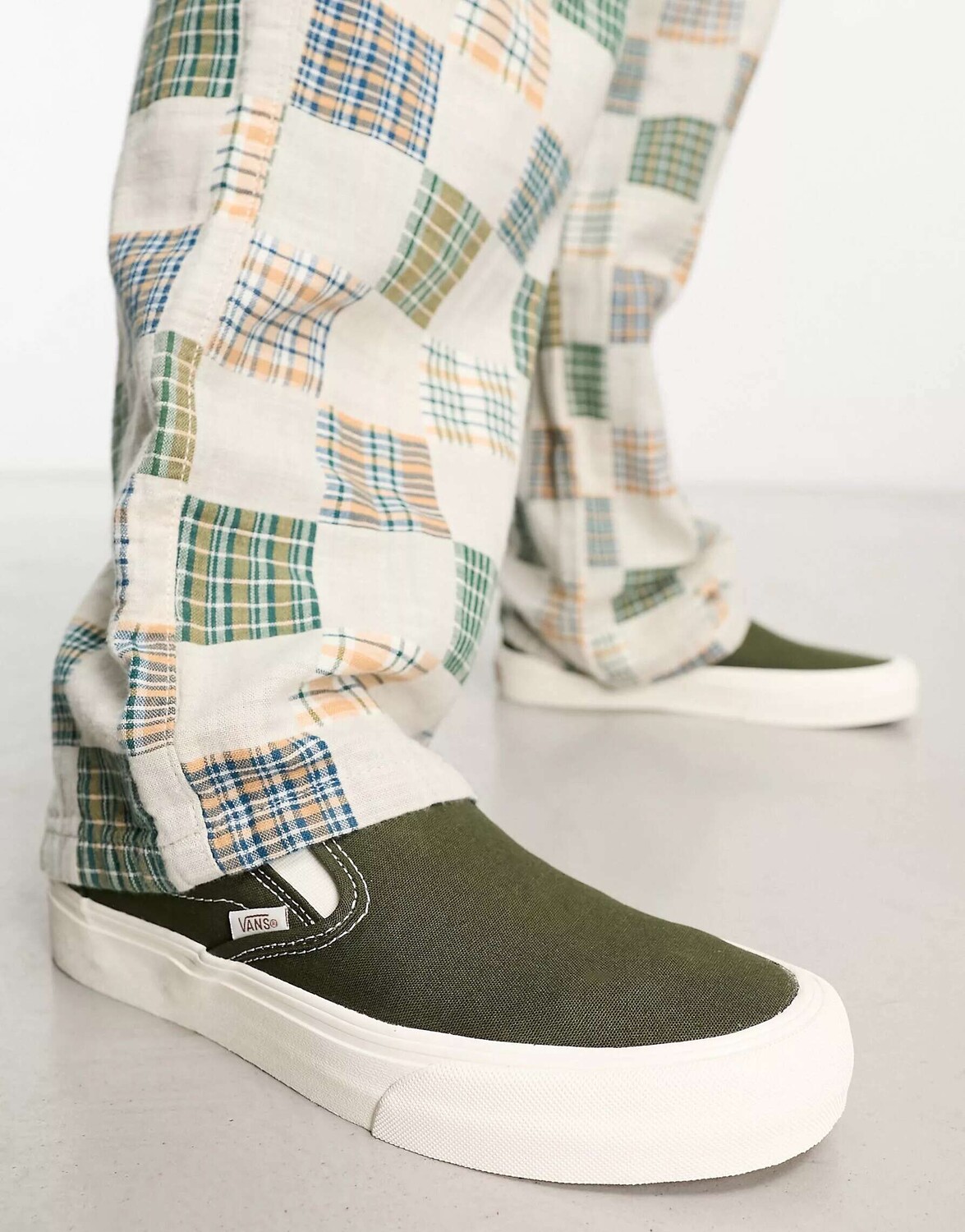 

Кроссовки Vans Slip On VR3 цвета виноградного листа