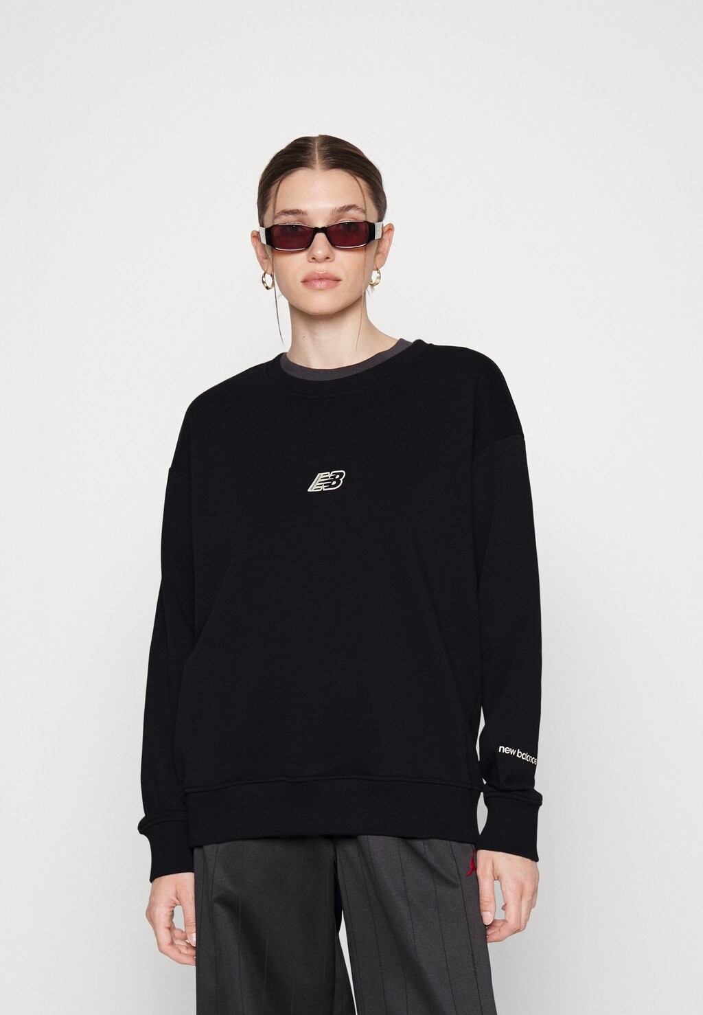 

Толстовка Essentials Crew New Balance, черный