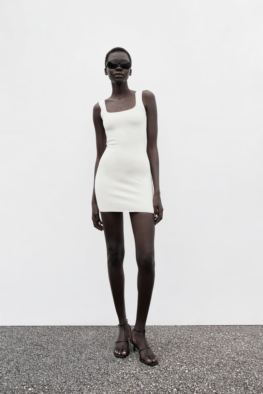 

Короткое трикотажное платье эластич ZARA, белый