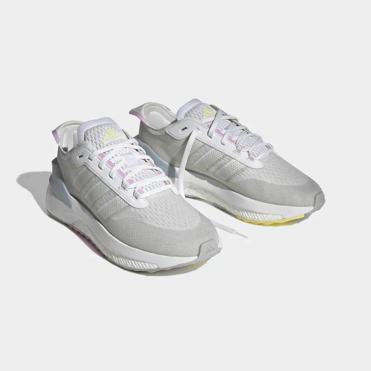 

Спортивные кроссовки adidas "AVRYN" Adidas Sportswear, цвет Cloud White / Cloud White / Wonder Blue