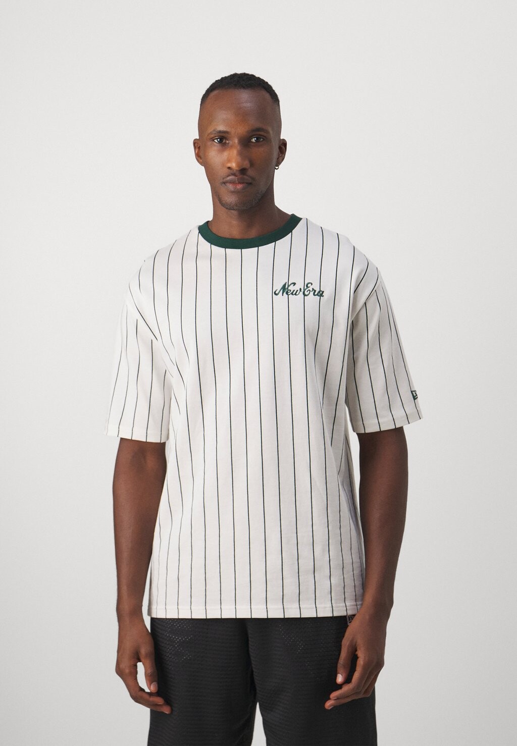 

Футболка с принтом Tee New Era, цвет off-white/green