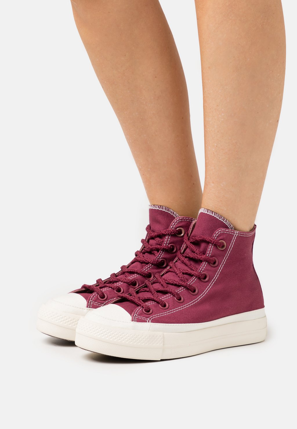 

Высокие кроссовки Converse Chuck Taylor All Star Lift Platform Workwear, cherry vision / saddle