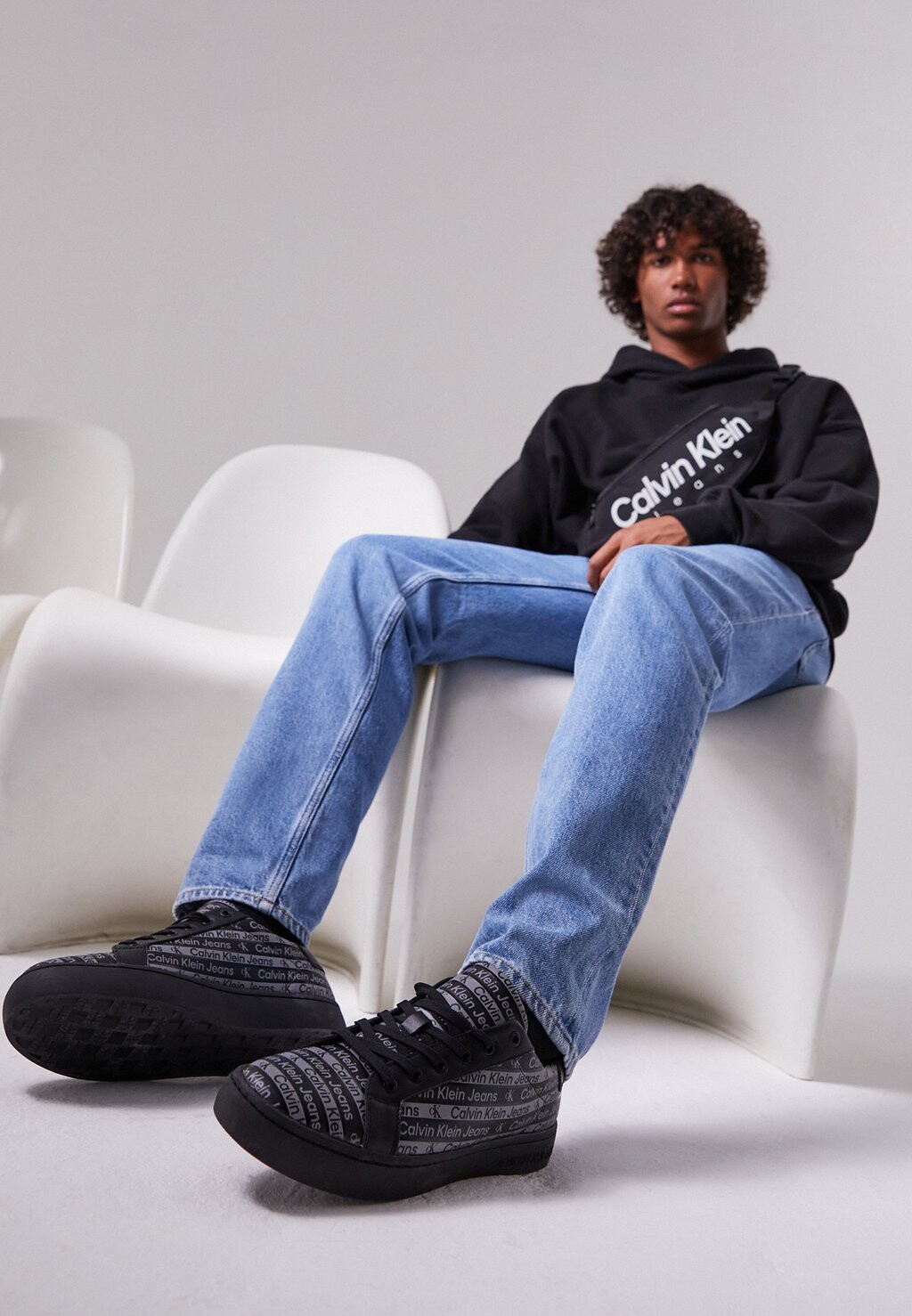

Низкие кеды EXCLUSIVE CAP_CLASSIC CUPSOLE AOP Calvin Klein Jeans, черный