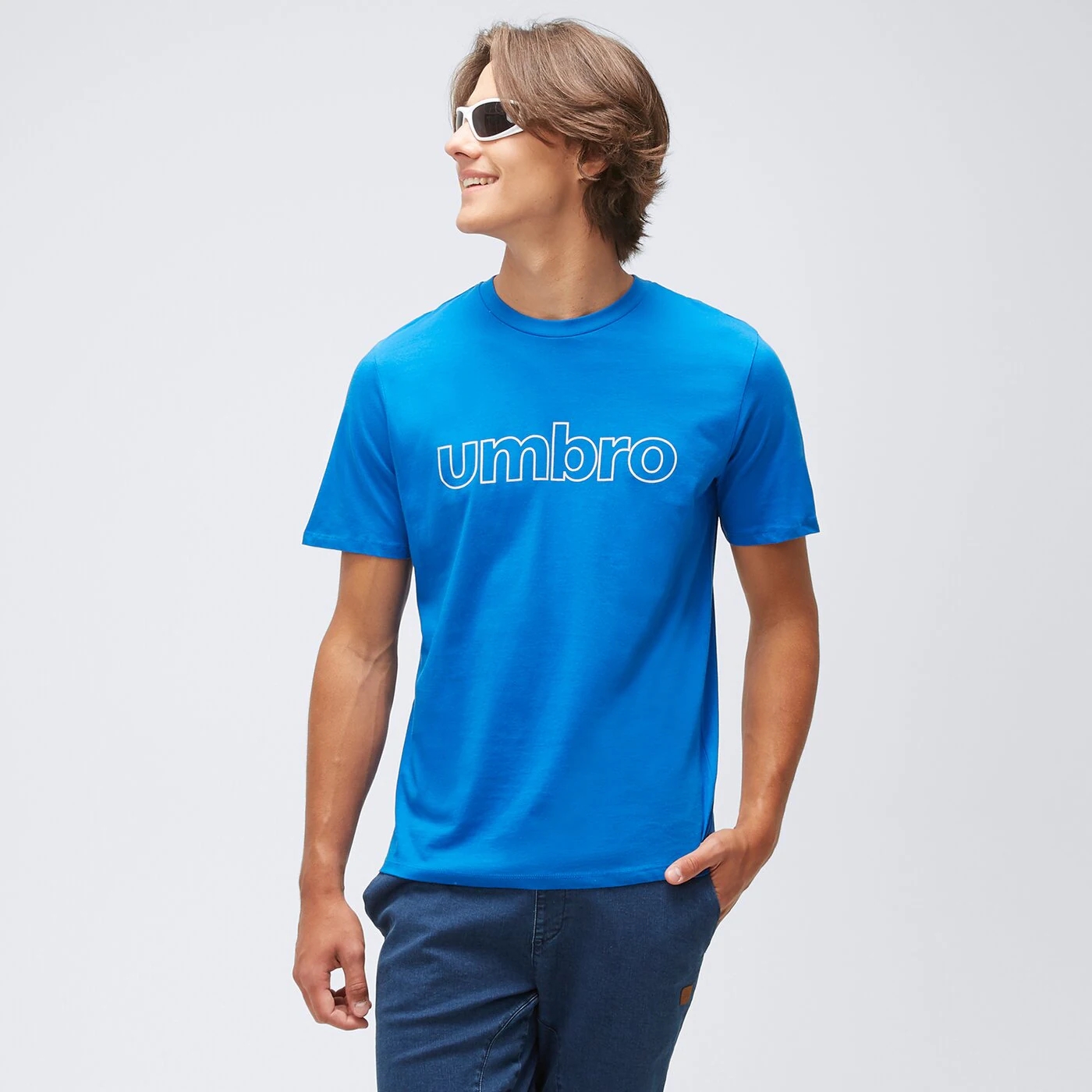 цена Футболка Umbro с линейным логотипом, синий