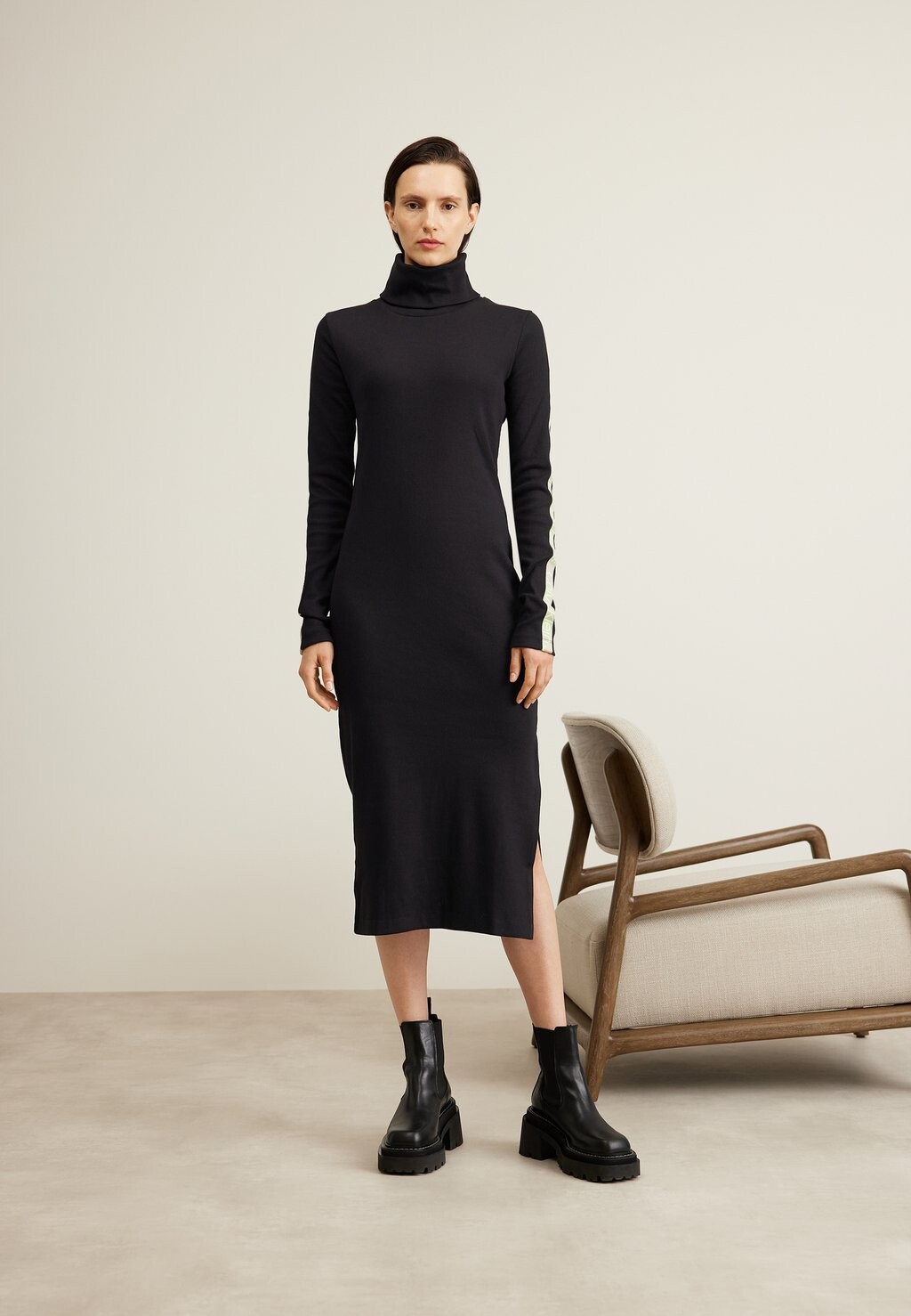 

Платье прямого кроя Calvin Klein Jeans, черный