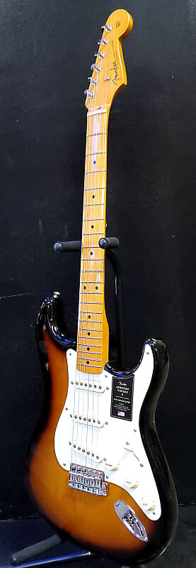 

Электрогитара Fender American Vintage II '57 Stratocaster 2-Color Sunburst w/FREE Pro Setup