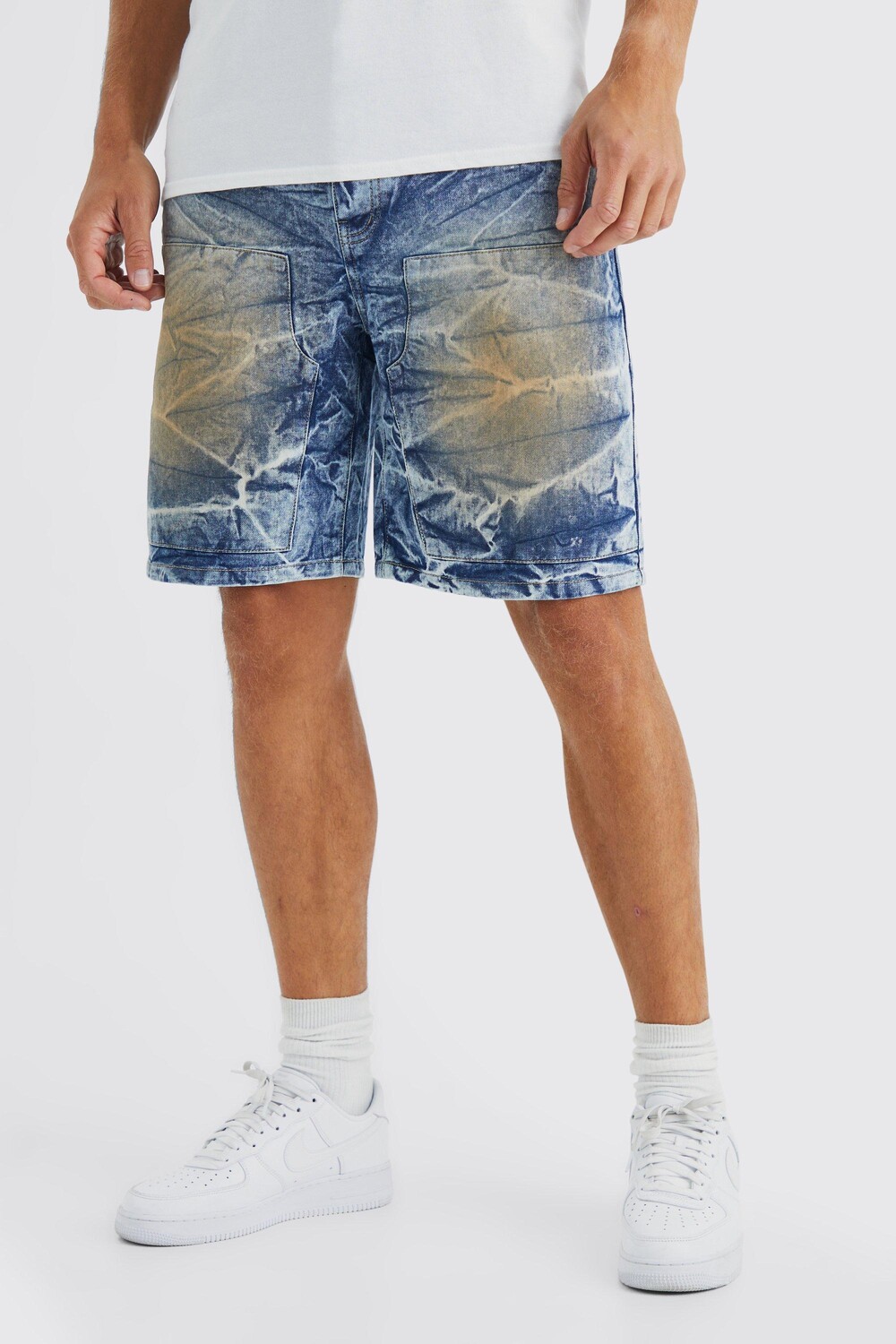 

Высокие средние джинсовые шорты dirt wash Boohoo, синий