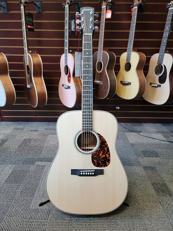 

Акустическая гитара Larrivee D-03 Mahogany - Natural