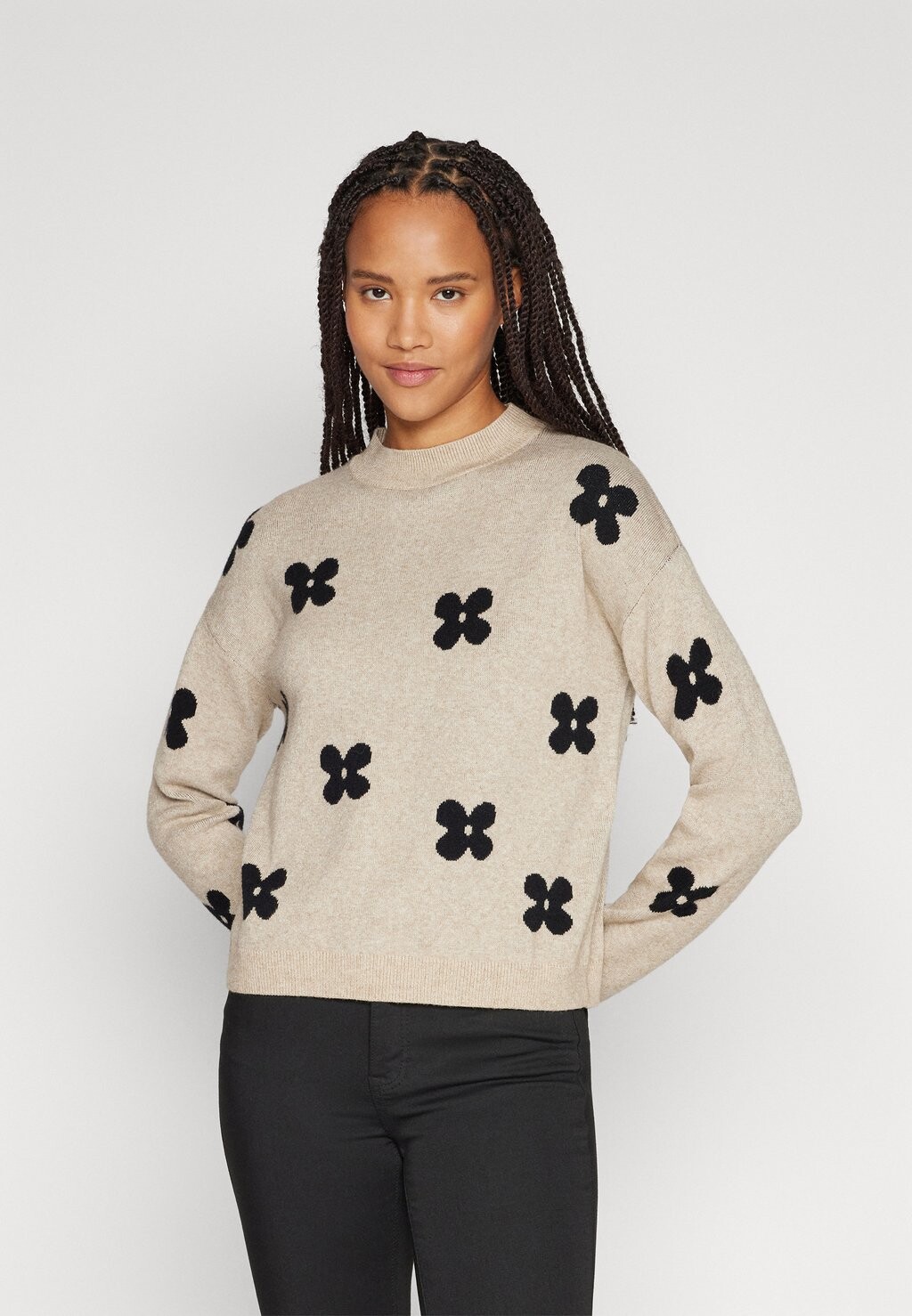 

Свитшот VILA VIRIL O-NECK FLOWER, цвет black/natural
