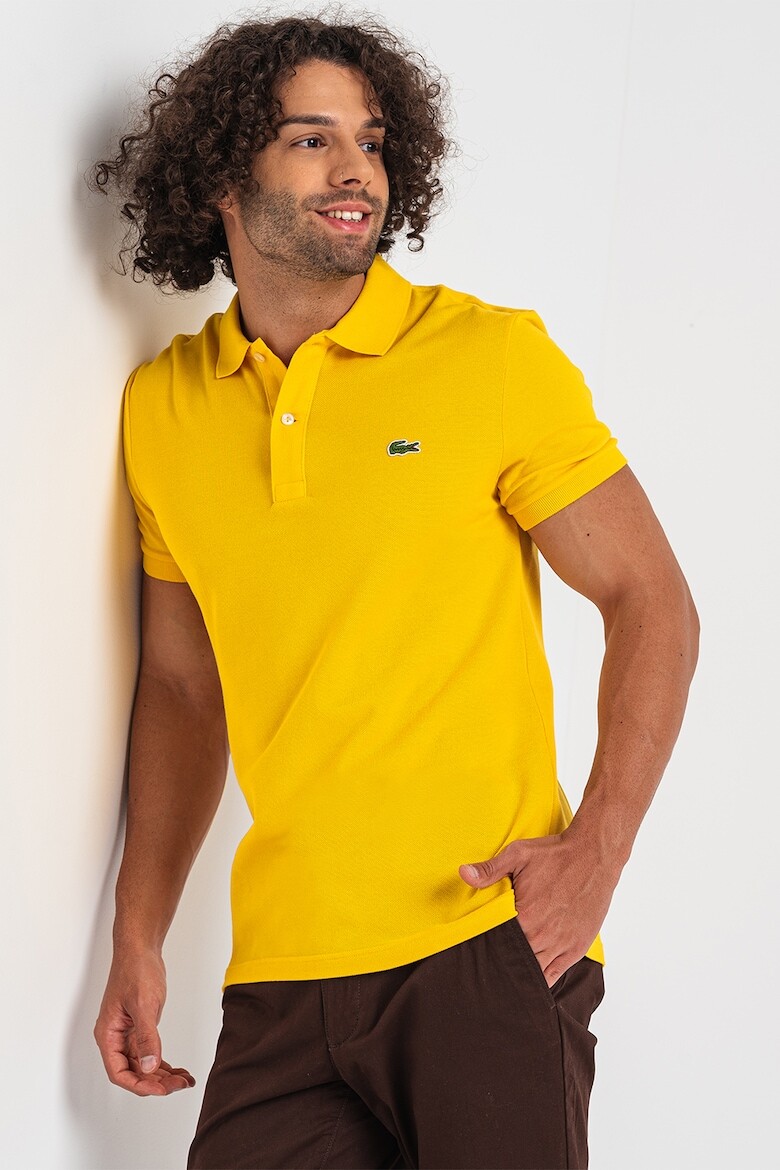 

Приталенная футболка из пике с воротником Lacoste, желтый