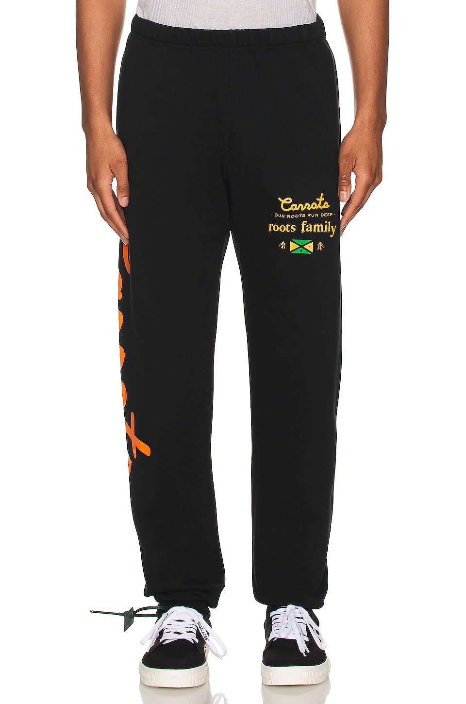 

Спортивные брюки Carrots Roots Family, черный