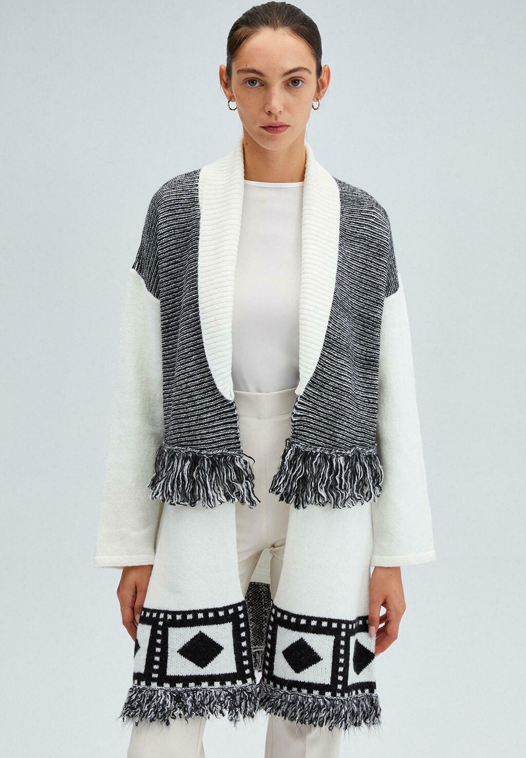 

Кардиган Fringe Detailed Long Touché Privé, цвет ecru
