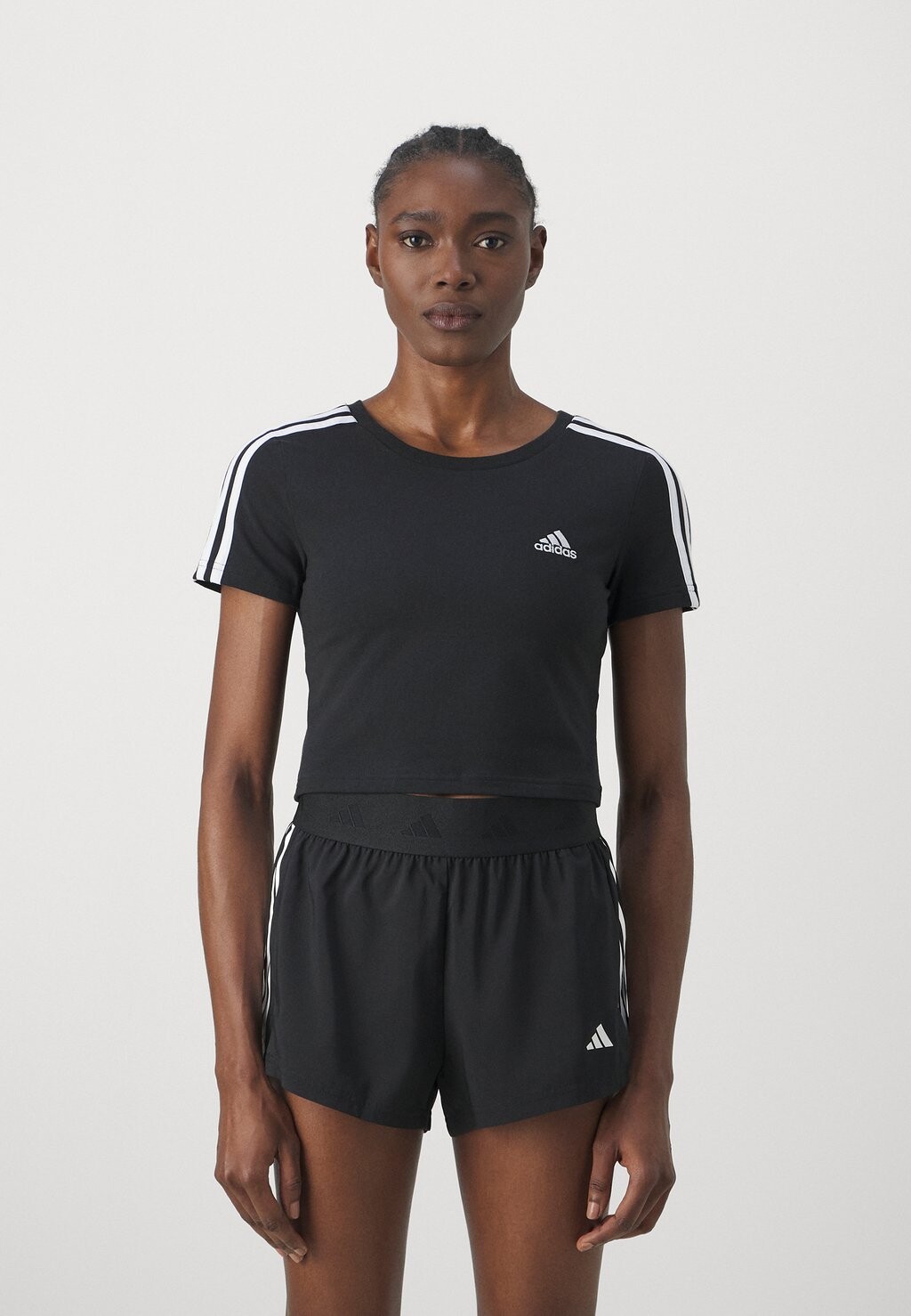 

Футболка с принтом adidas Sportswear ESSENTIALS, цвет black/white