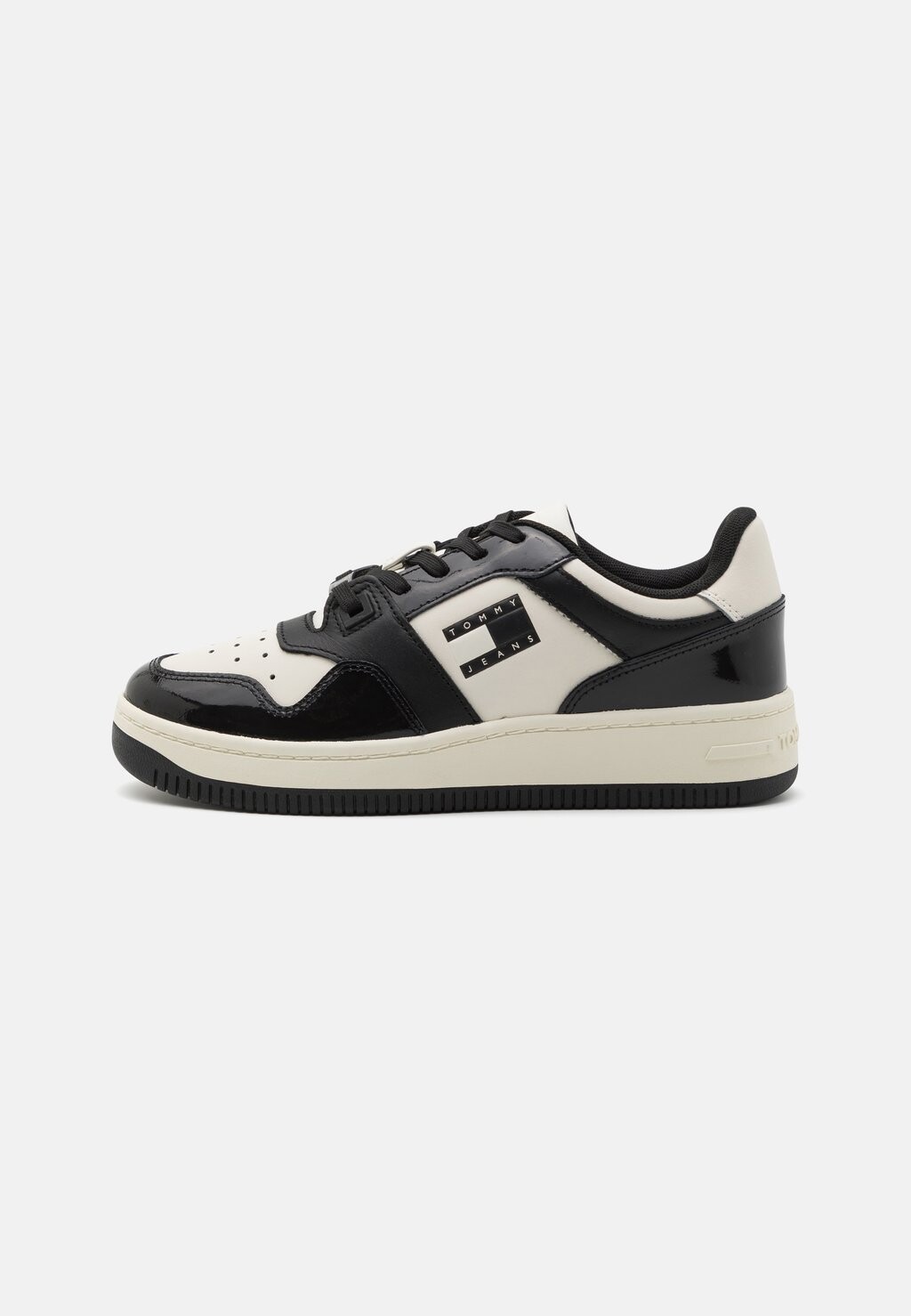 

Кроссовки Tommy Jeans РЕТРО БАСКЕТБОЛ, цвет black/ivory, Черный