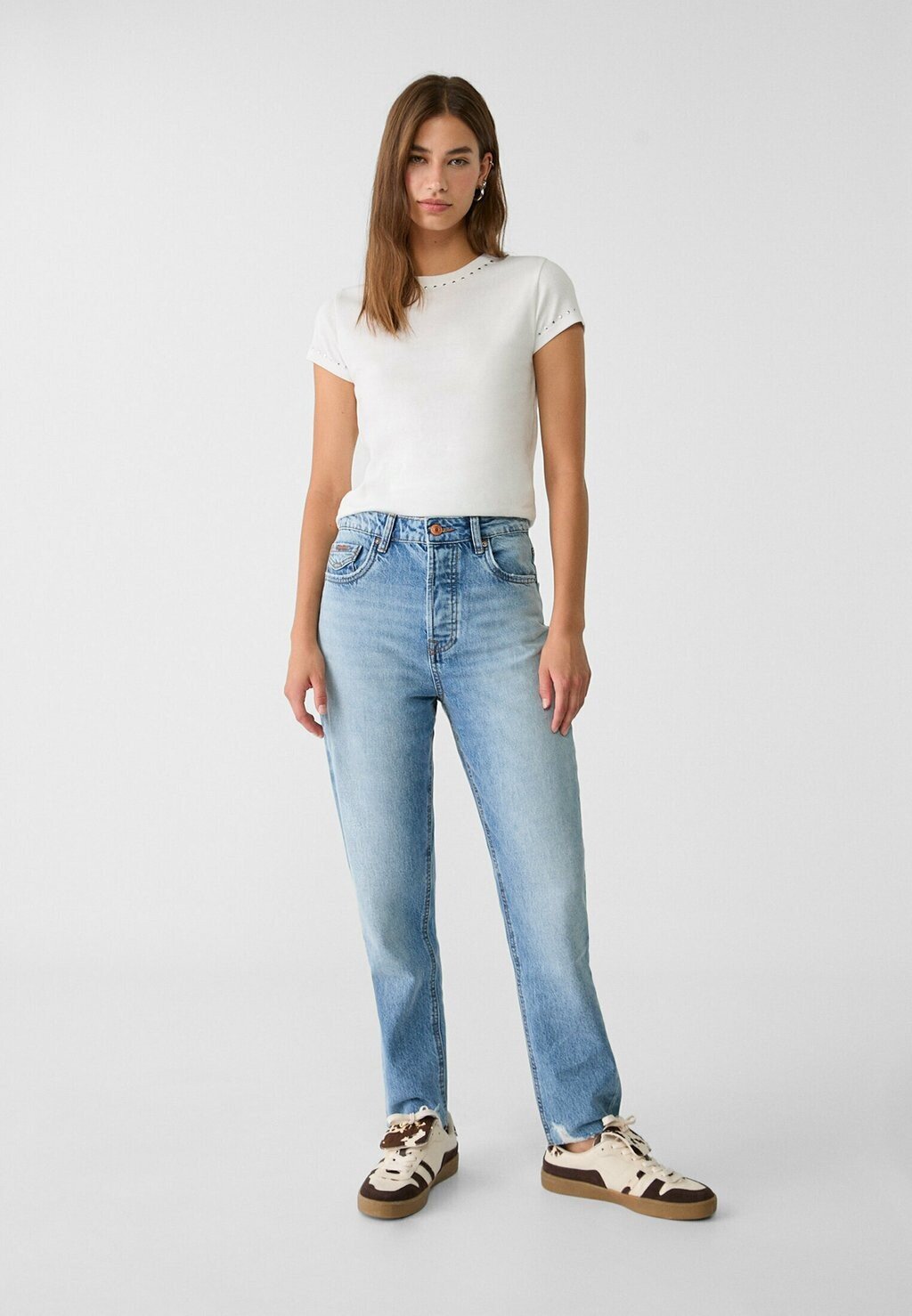 

Футболка с принтом STUDDED REGULAR FIT Stradivarius, белый