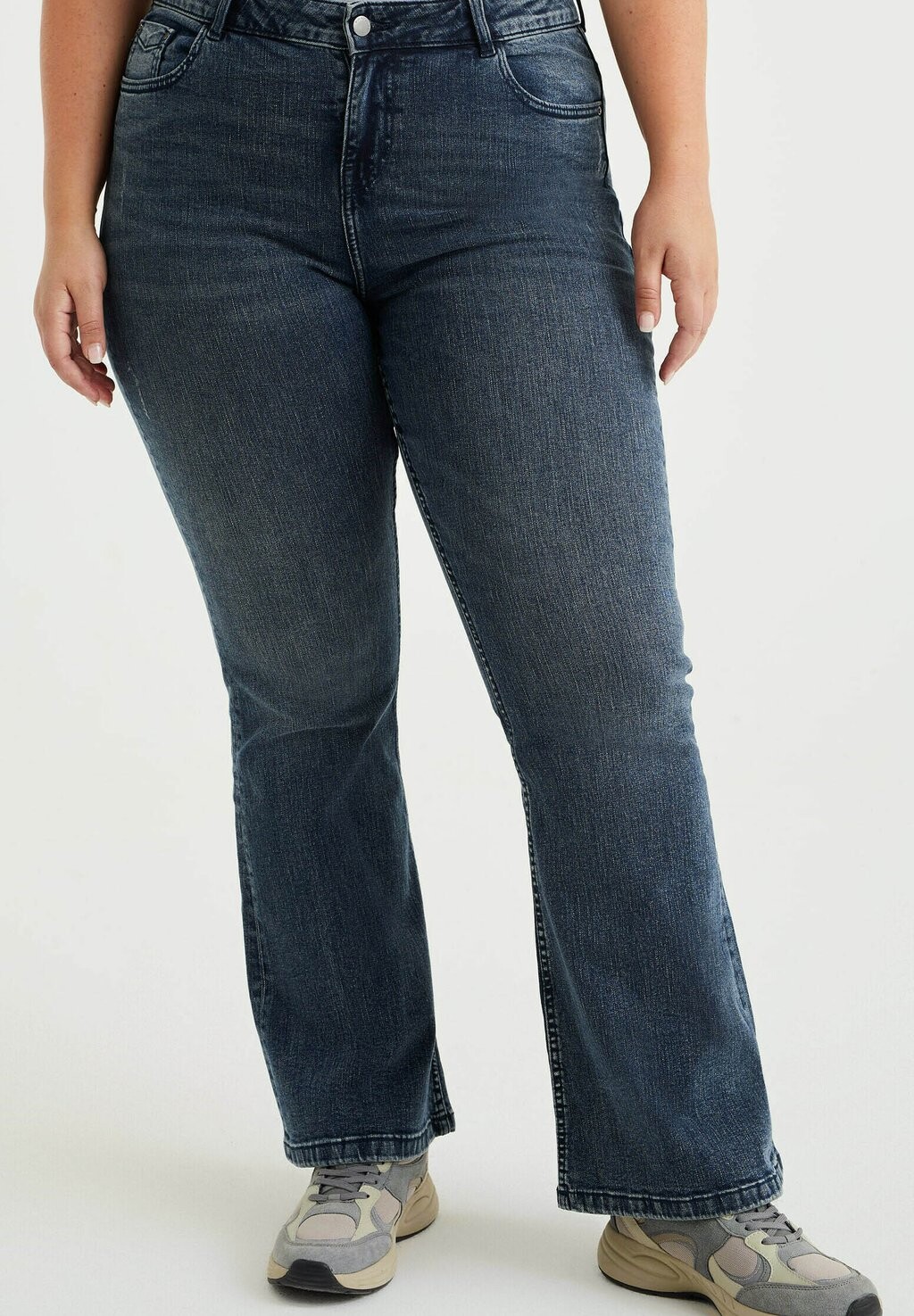 

Джинсы Bootcut BLUE RIDGE CURVE WE Fashion, цвет blue