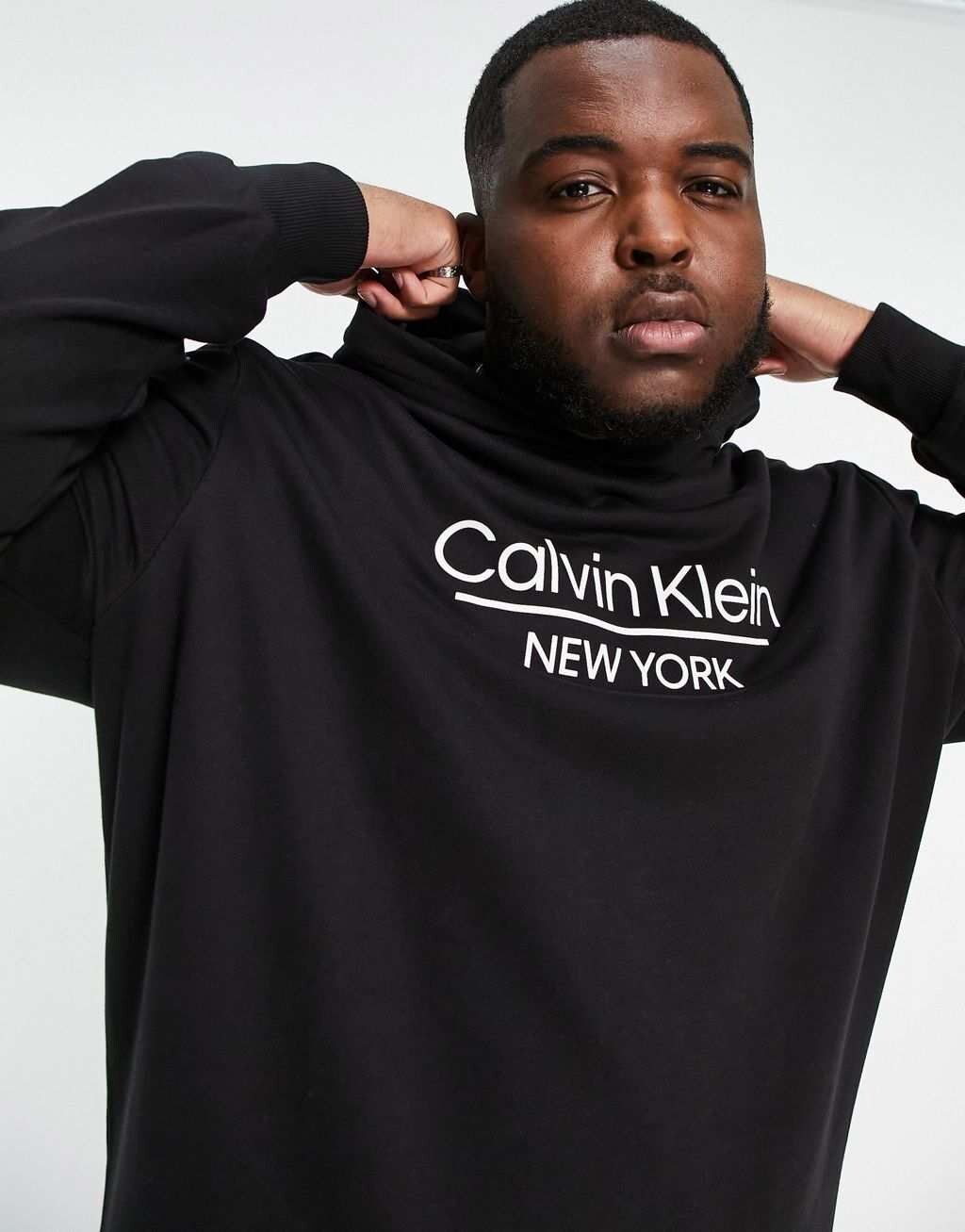 

Черная худи с центральным логотипом Calvin Klein Big & Tall
