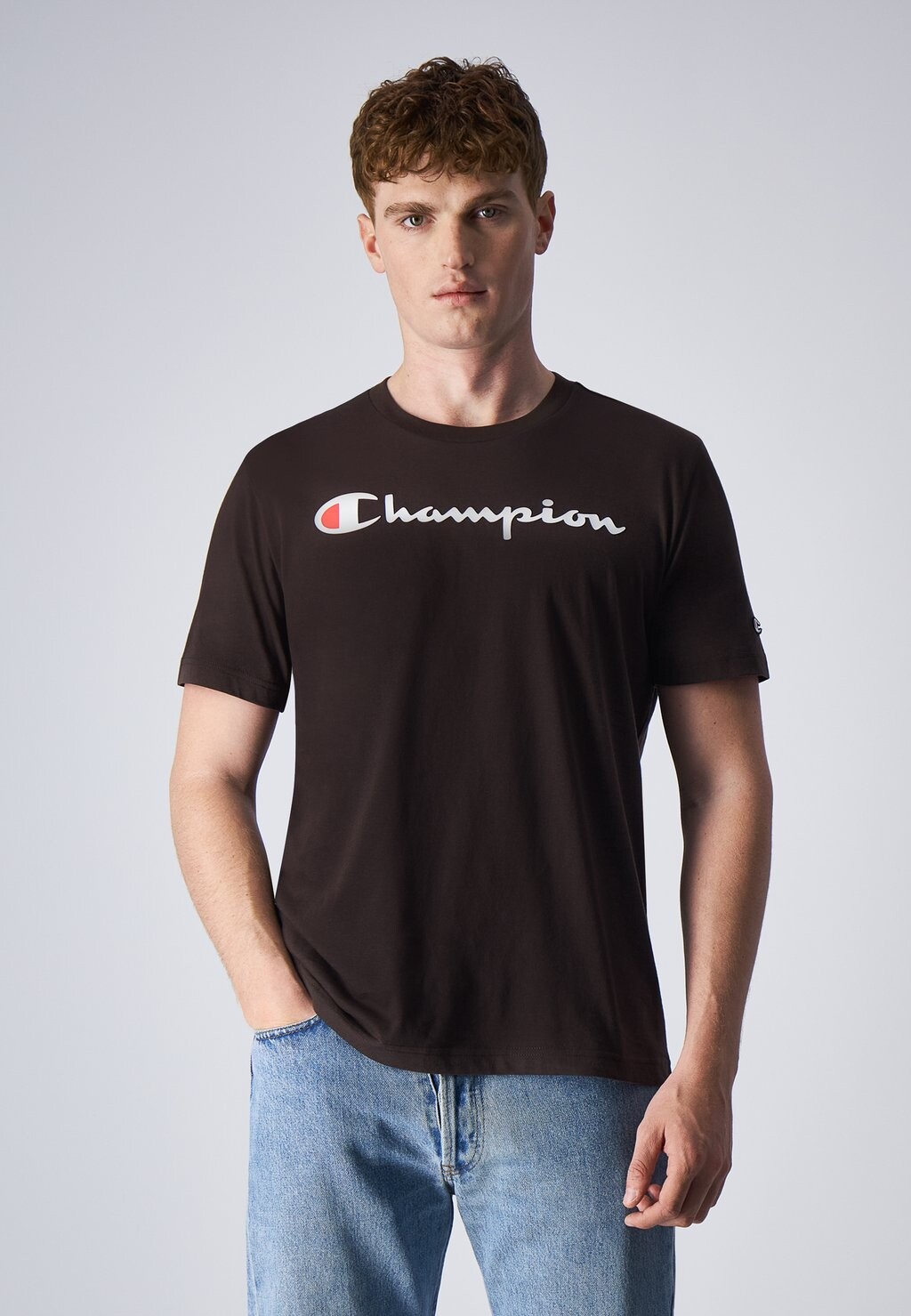 

Футболка с принтом Champion, коричневый