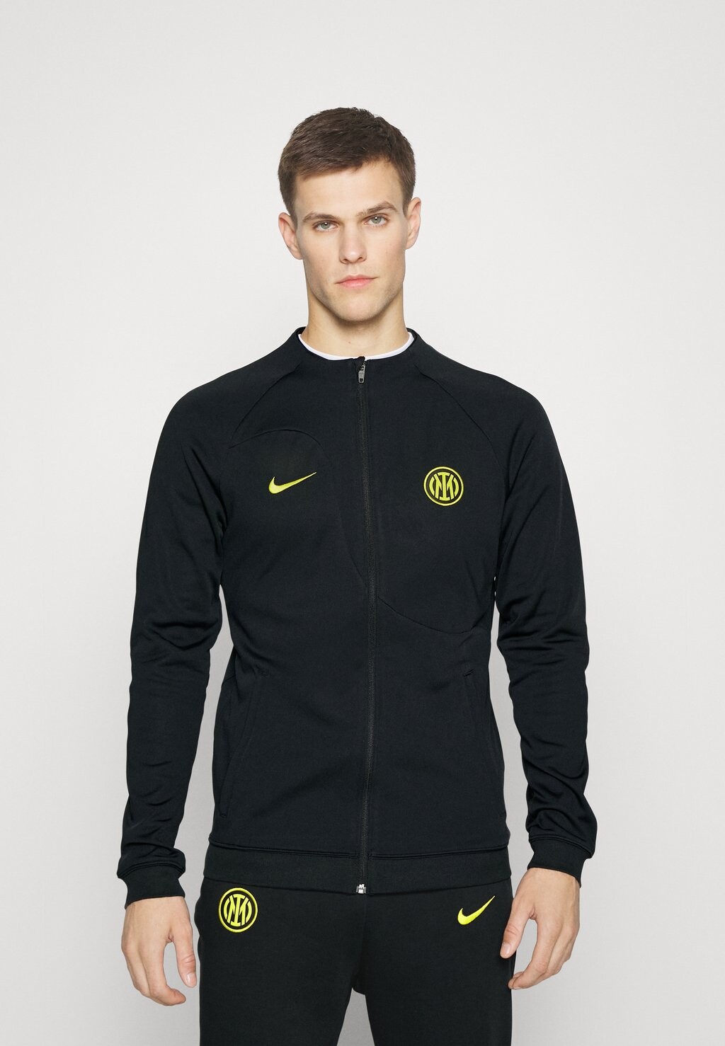 

Спортивная куртка Nike