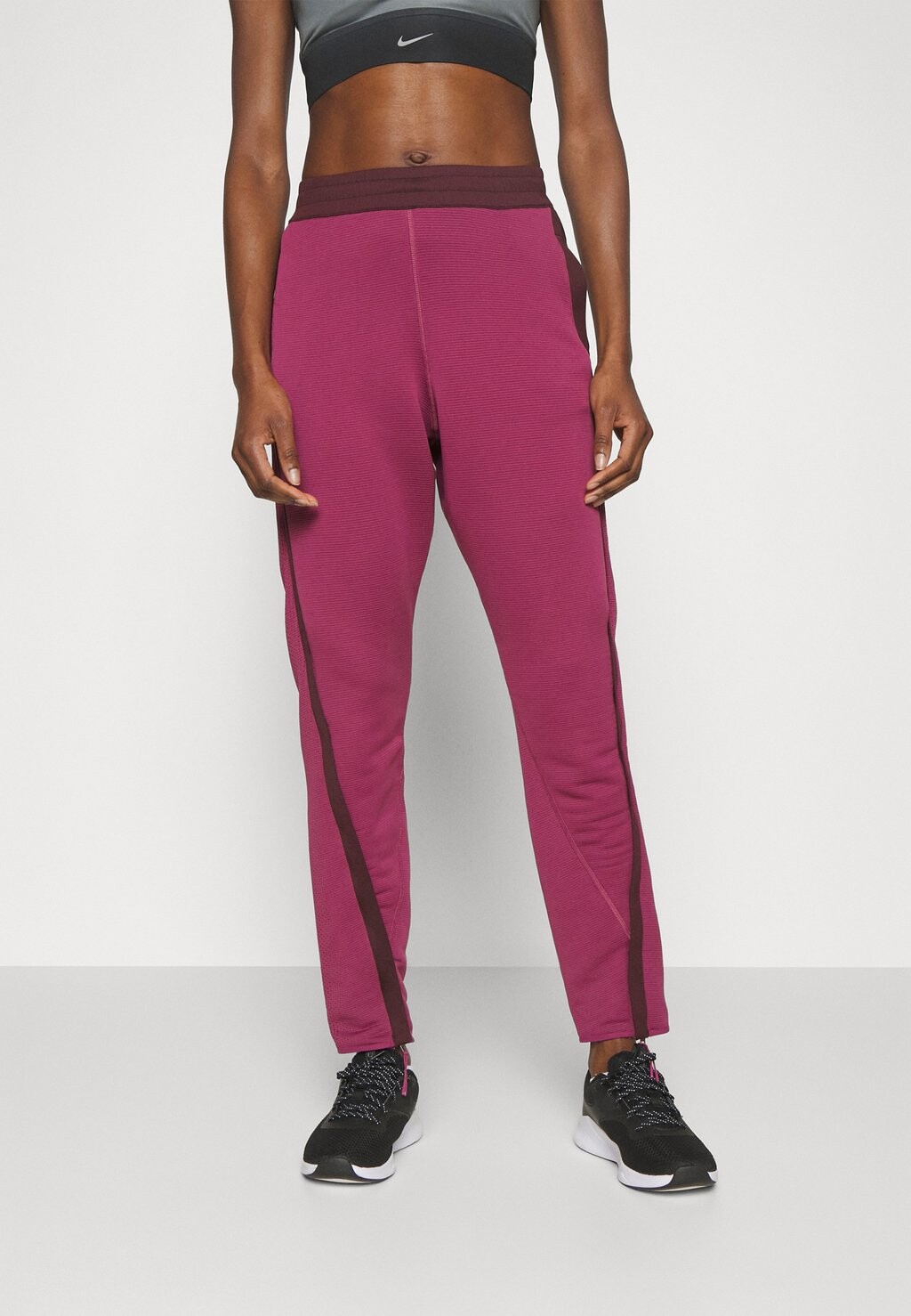 

Спортивные брюки Nike Pant, палисандр / диффузный серо-коричневый, Розовый