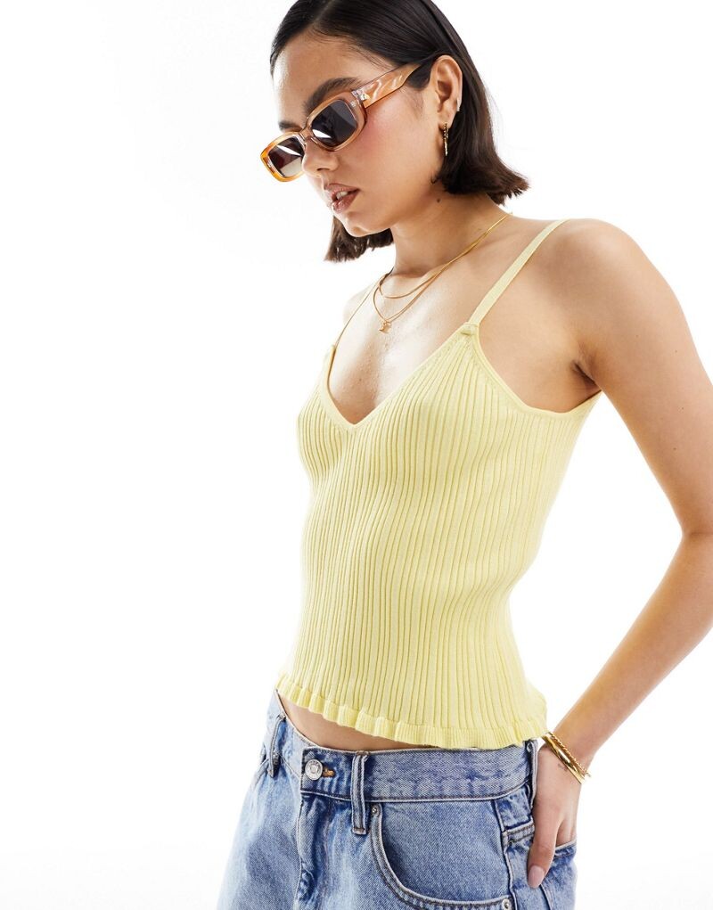 

Лимонная трикотажная майка с V-образным вырезом ASOS DESIGN