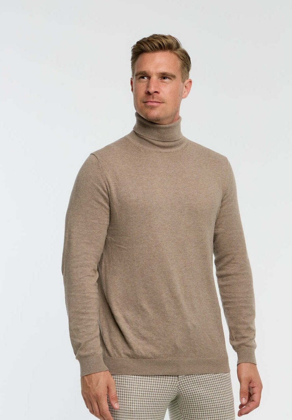 

Свитер вязаный DIROLF Zuitable, цвет beige