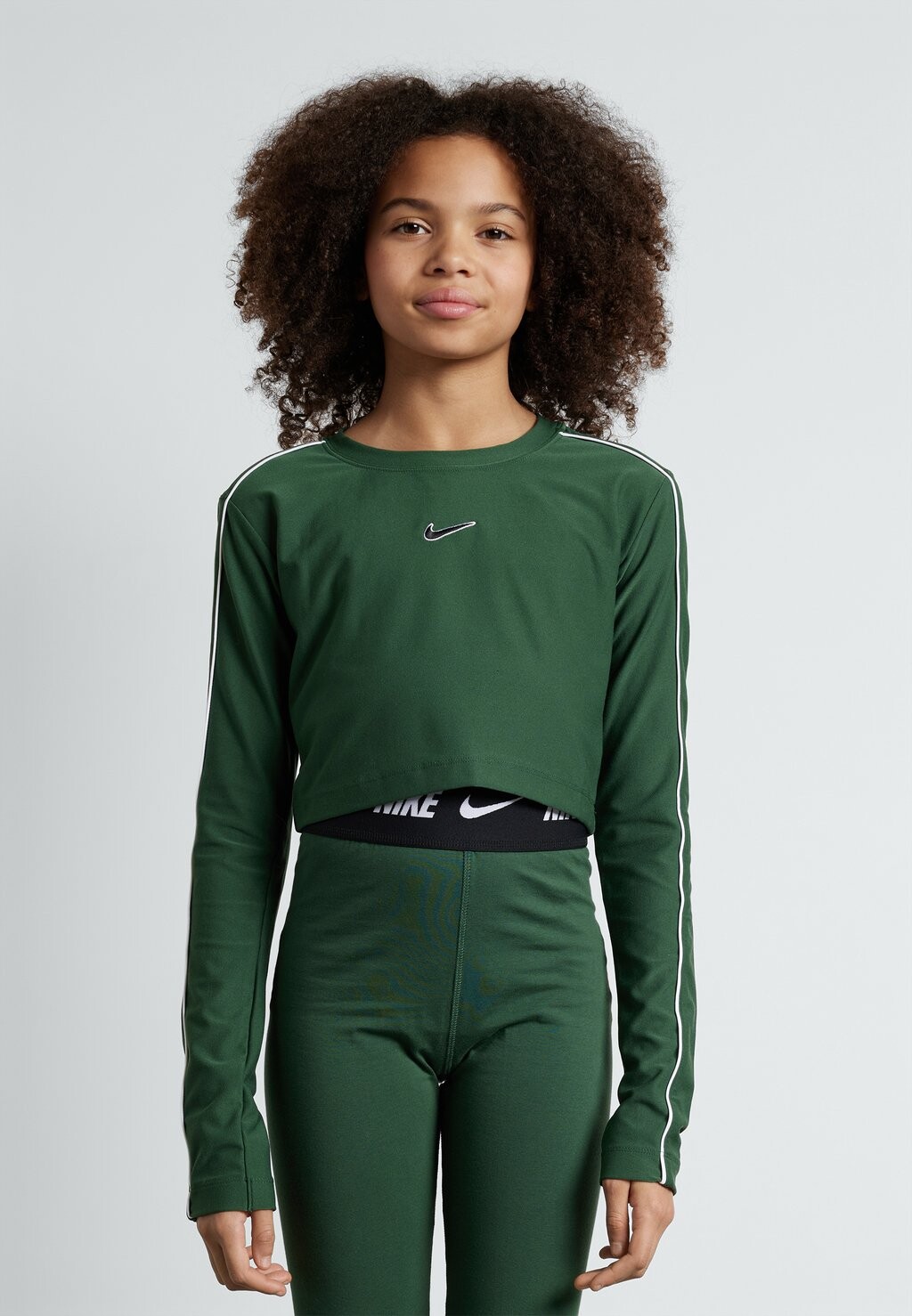 

Футболка с длинным рукавом Nike, зеленая