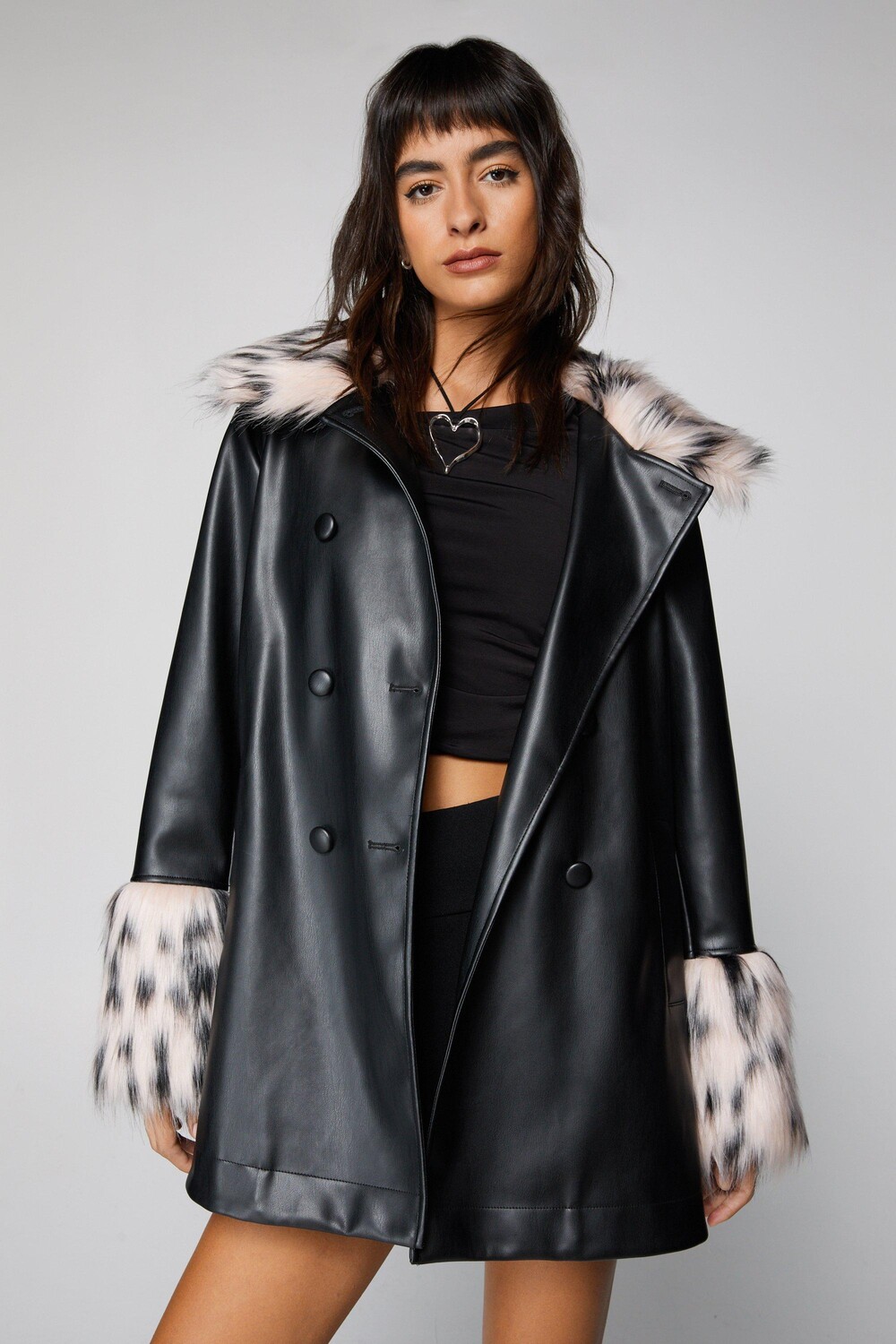 

Свободное пальто из искусственной кожи с меховой отделкой Nasty Gal, черный