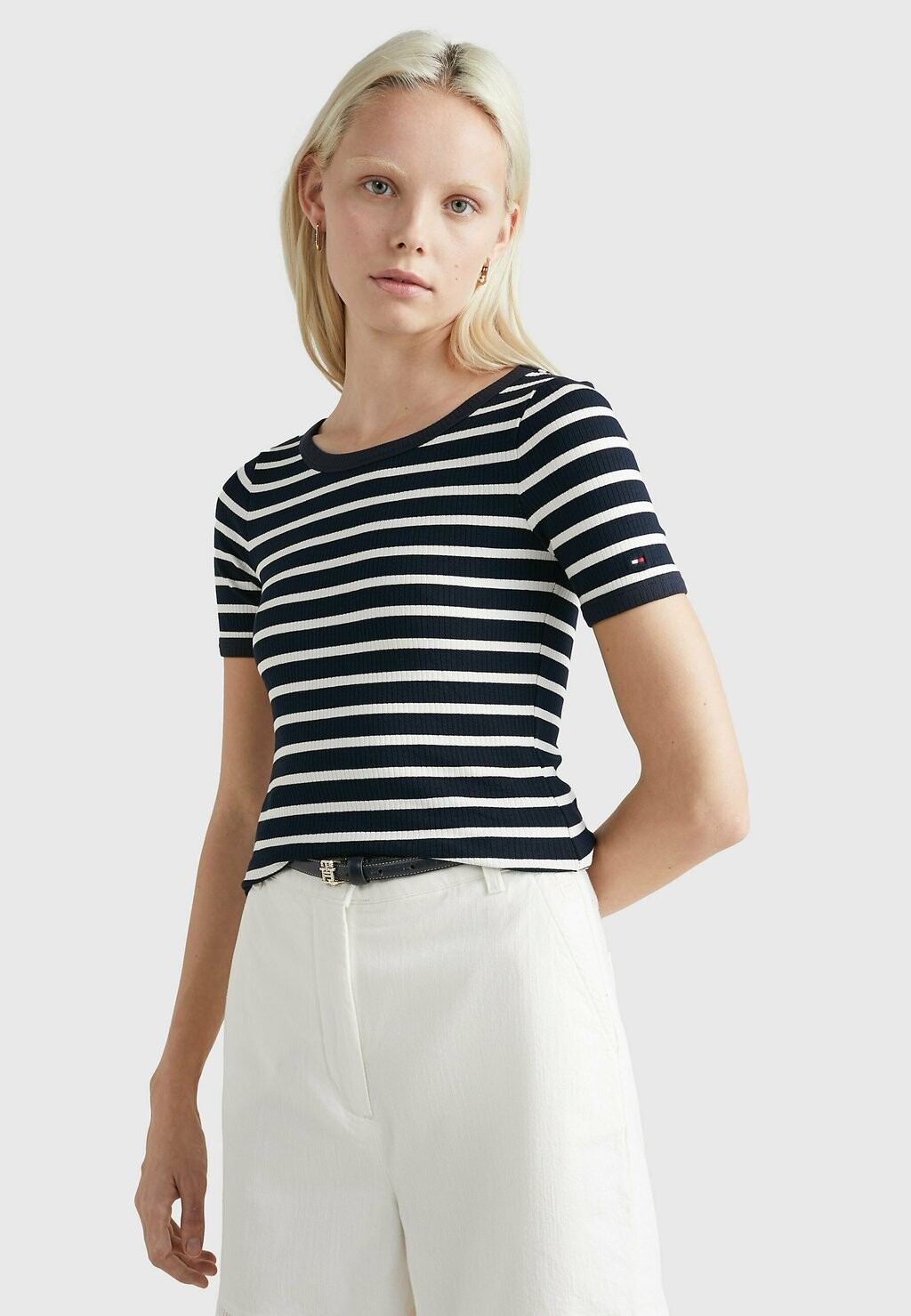 

Базовая футболка Tommy Hilfiger
