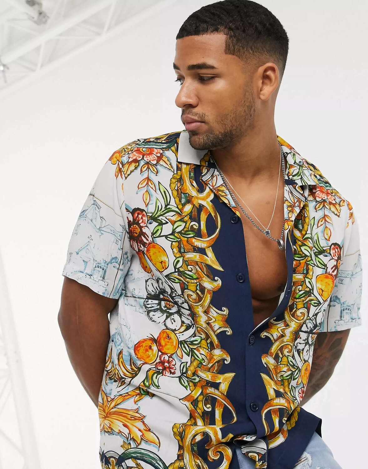 

Рубашка классического кроя ASOS с фруктовым принтом, нарисованным вручную
