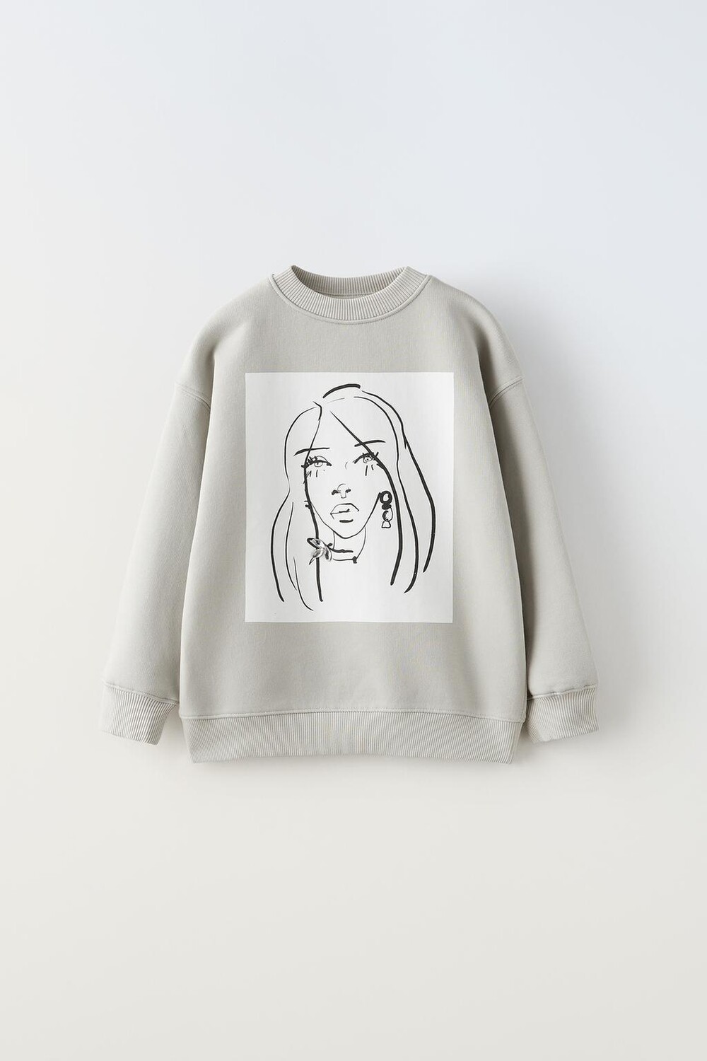 

Свитшот с кукольным лицом ZARA, жемчужно-серый