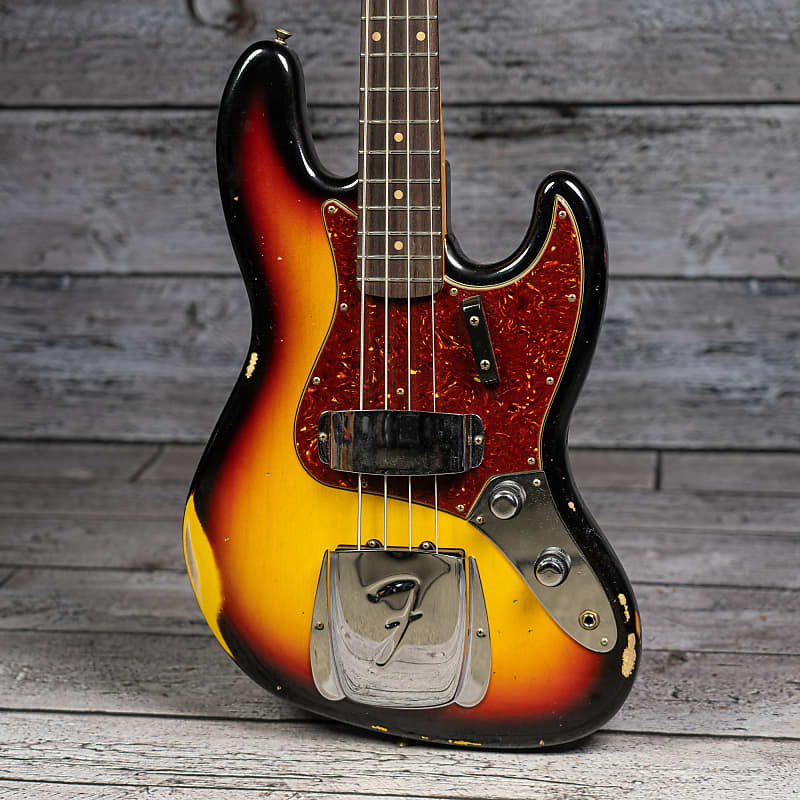 Басс гитара Fender '62 J Bass Relic - 3-Color Sunburst