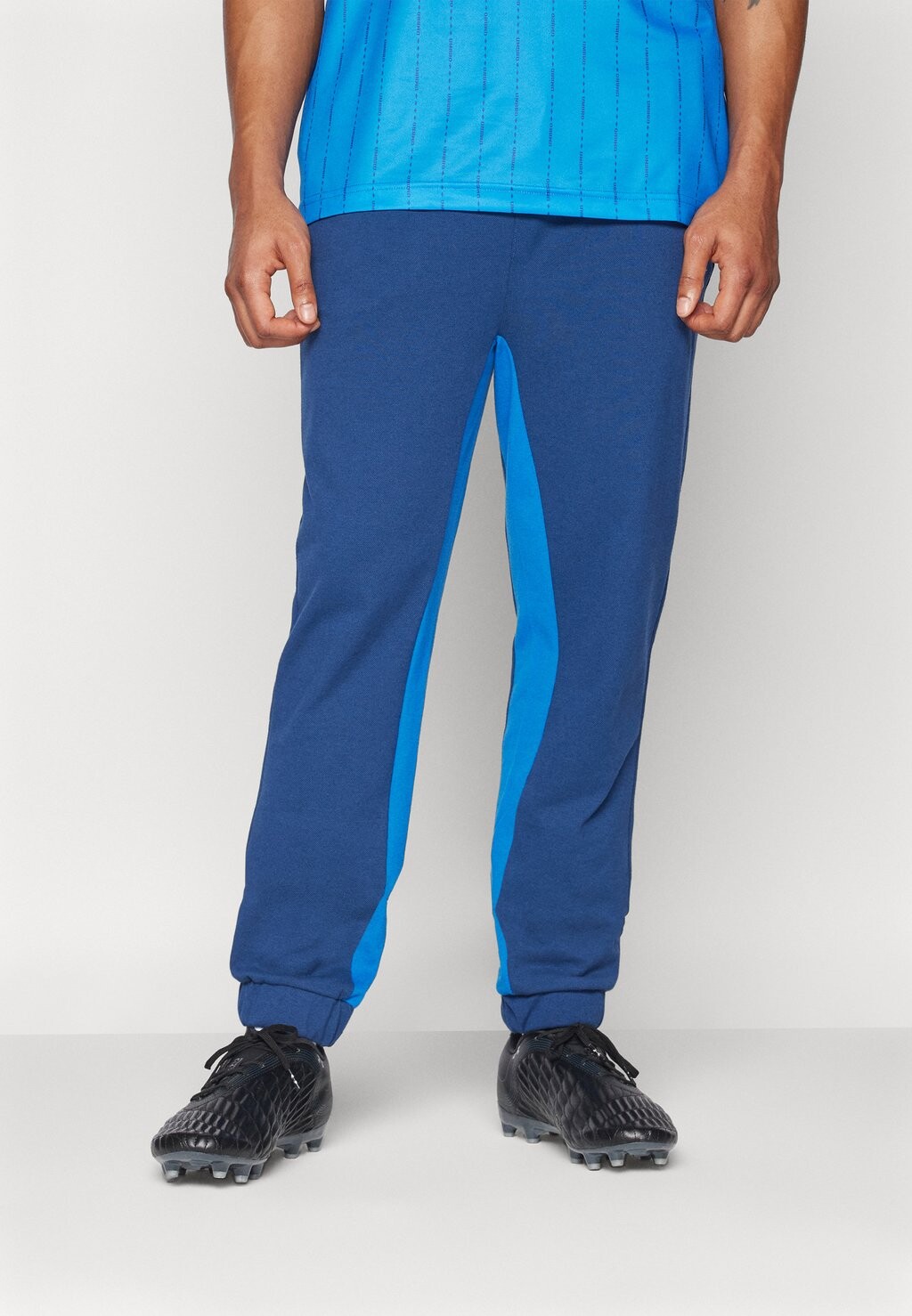

Брюки для бега RELAXED JOGGER Umbro, цвет estate blue/regal blue