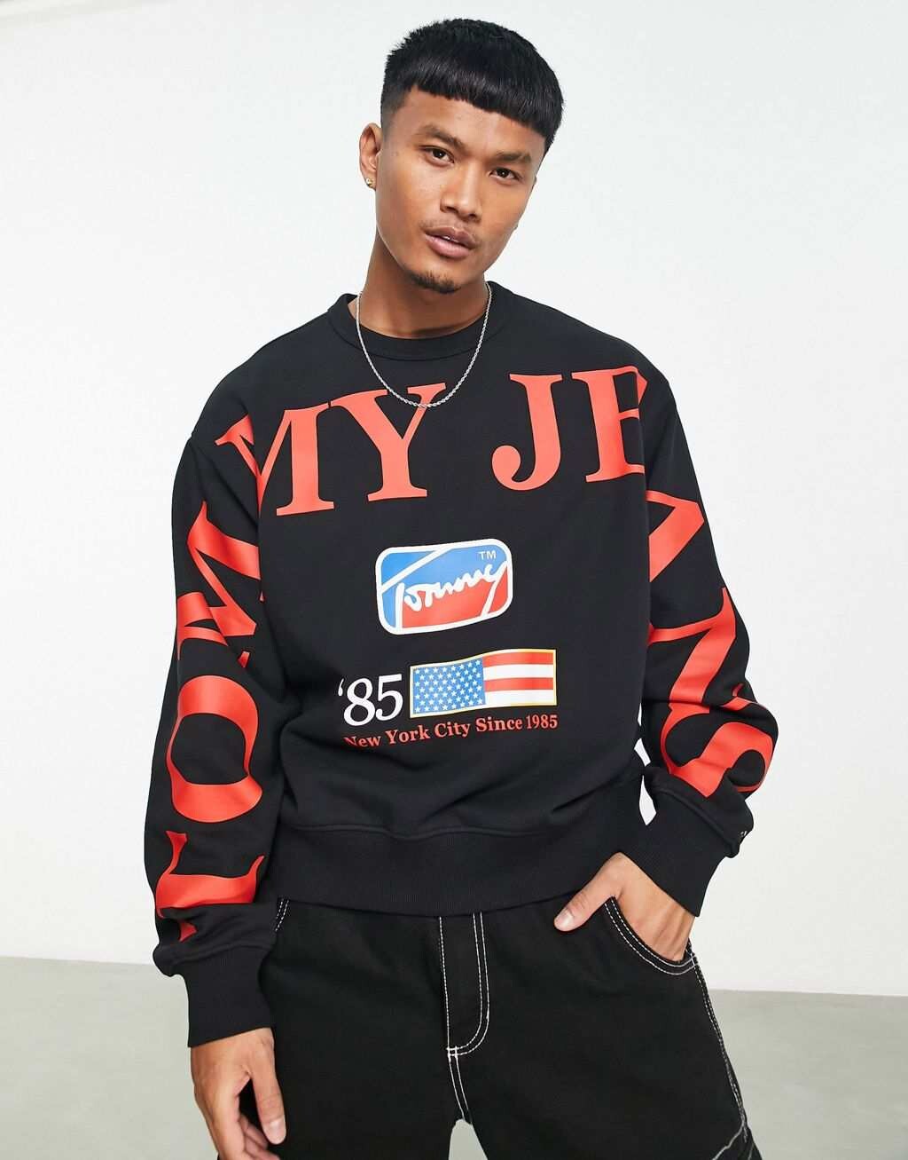 

Черный комфортный спортивный свитшот с логотипом Tommy Jeans