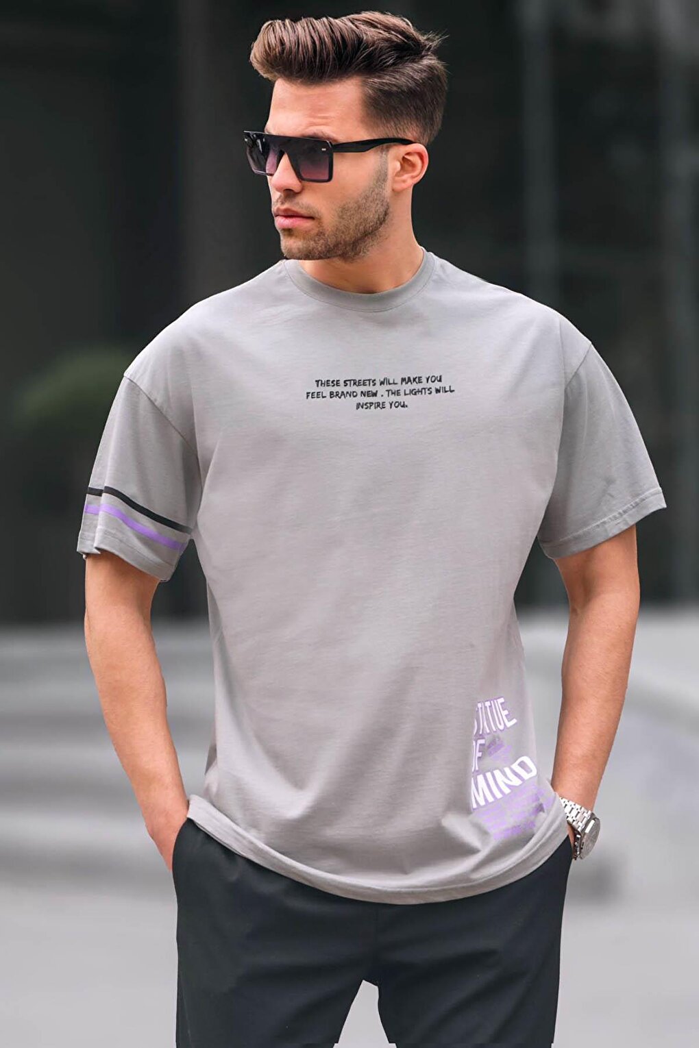 цена Окрашенная серая мужская футболка стандартного кроя с принтом 6087 MADMEXT