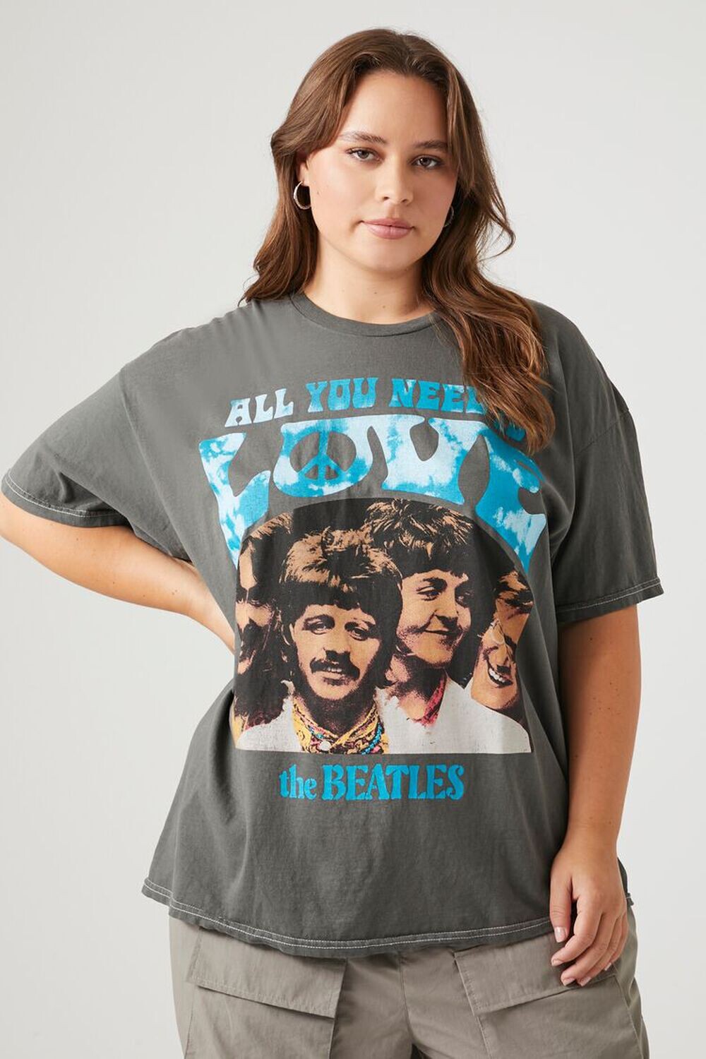 

Футболка больших размеров с рисунком The Beatles Forever 21, серый